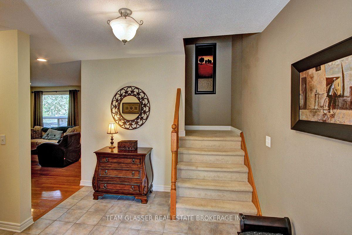 Photo 6 of 1701 Devos Drive, London, North C — HOMEH
