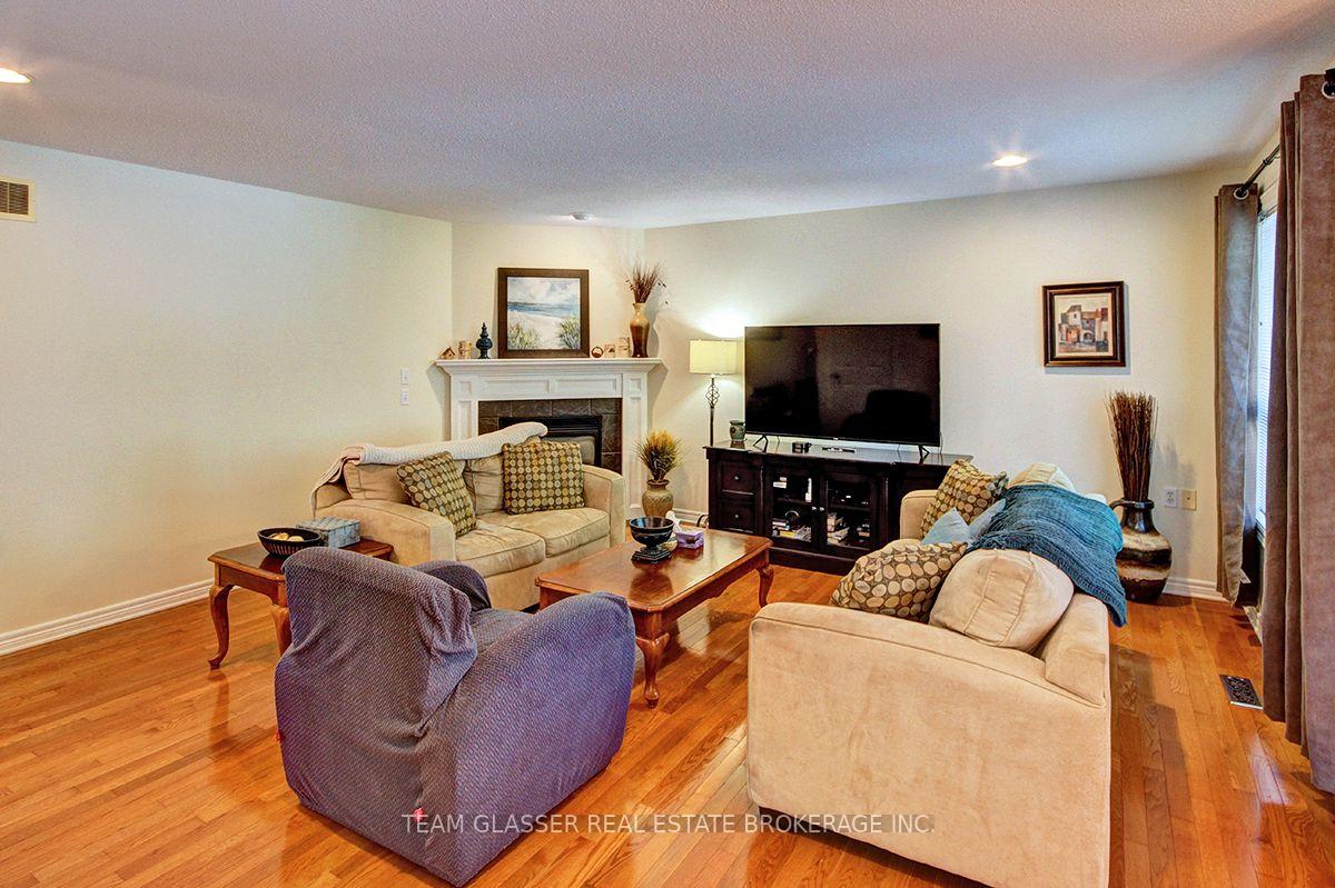 Photo 8 of 1701 Devos Drive, London, North C — HOMEH