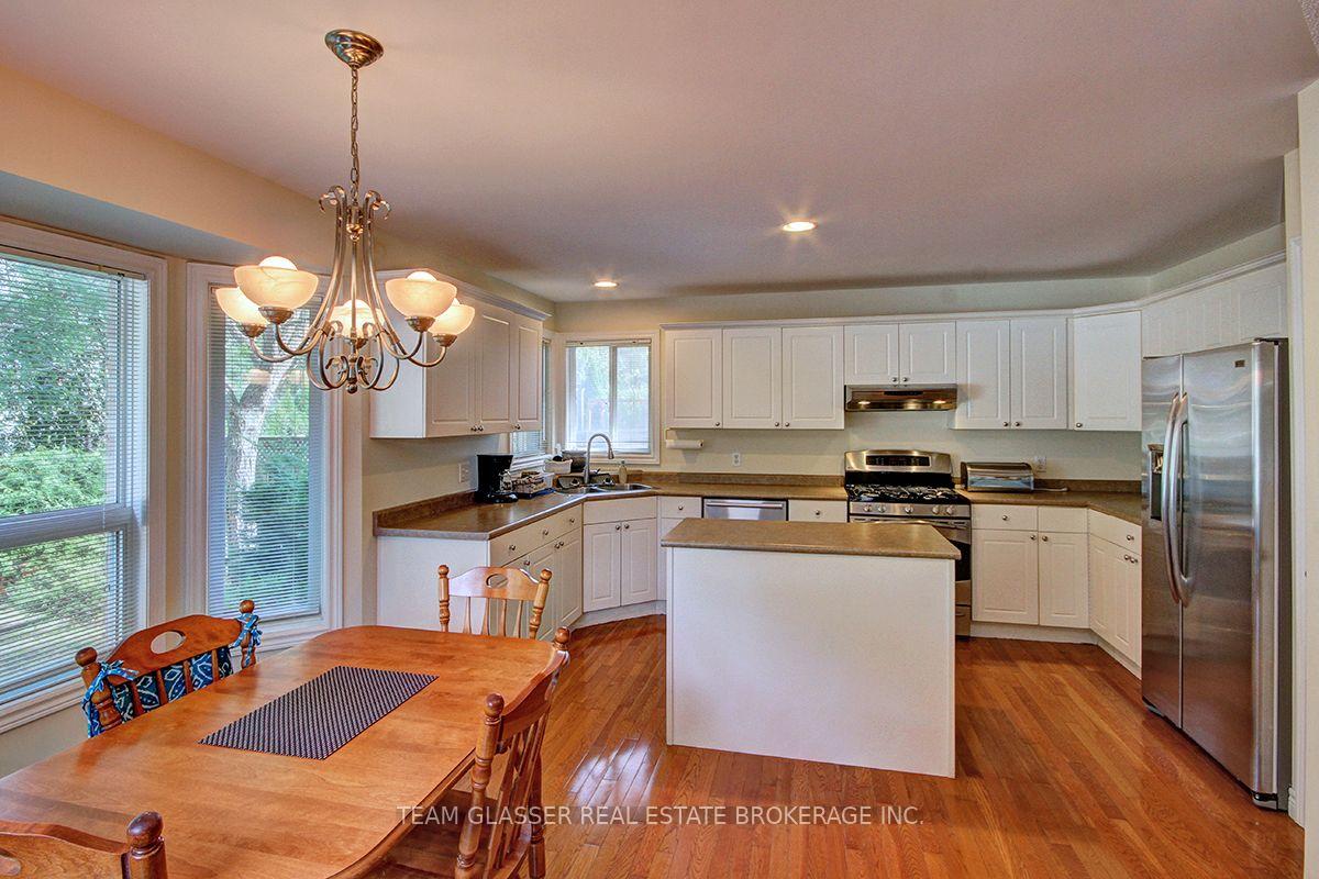 Photo 11 of 1701 Devos Drive, London, North C — HOMEH