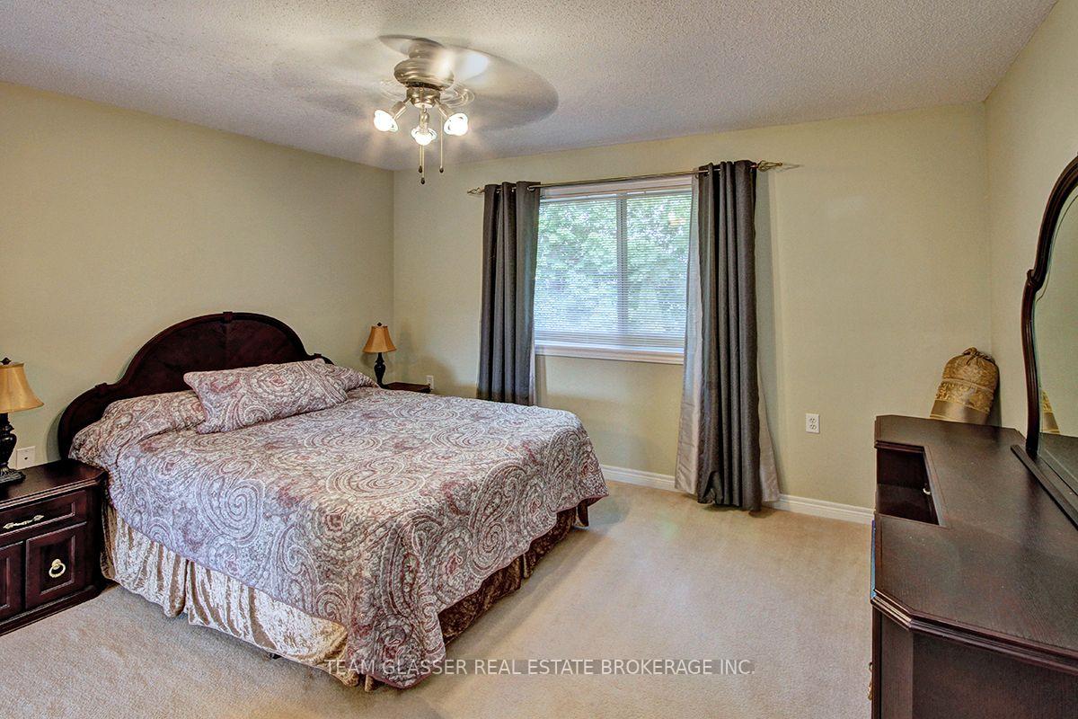 Photo 17 of 1701 Devos Drive, London, North C — HOMEH