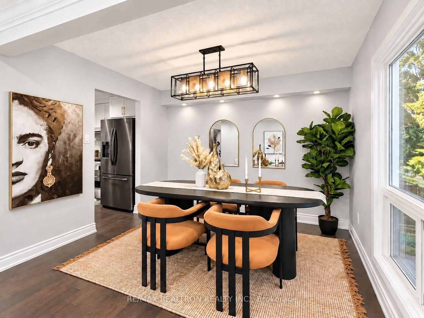 Photo 3 of Unit 22, 646 Village Parkway, Markham, Unionville — HOMEH