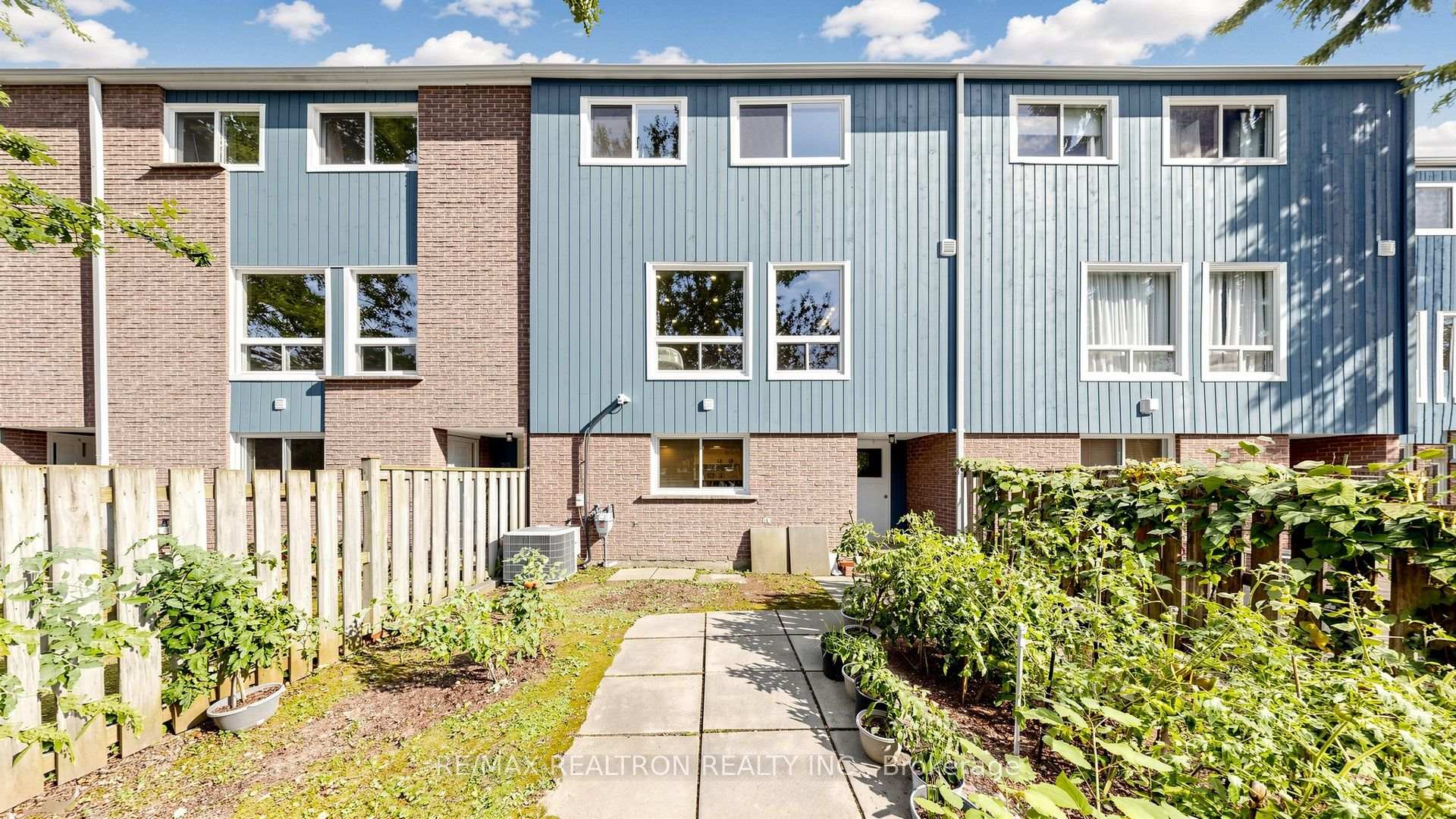 Photo 71 of Unit 22, 646 Village Parkway, Markham, Unionville — HOMEH