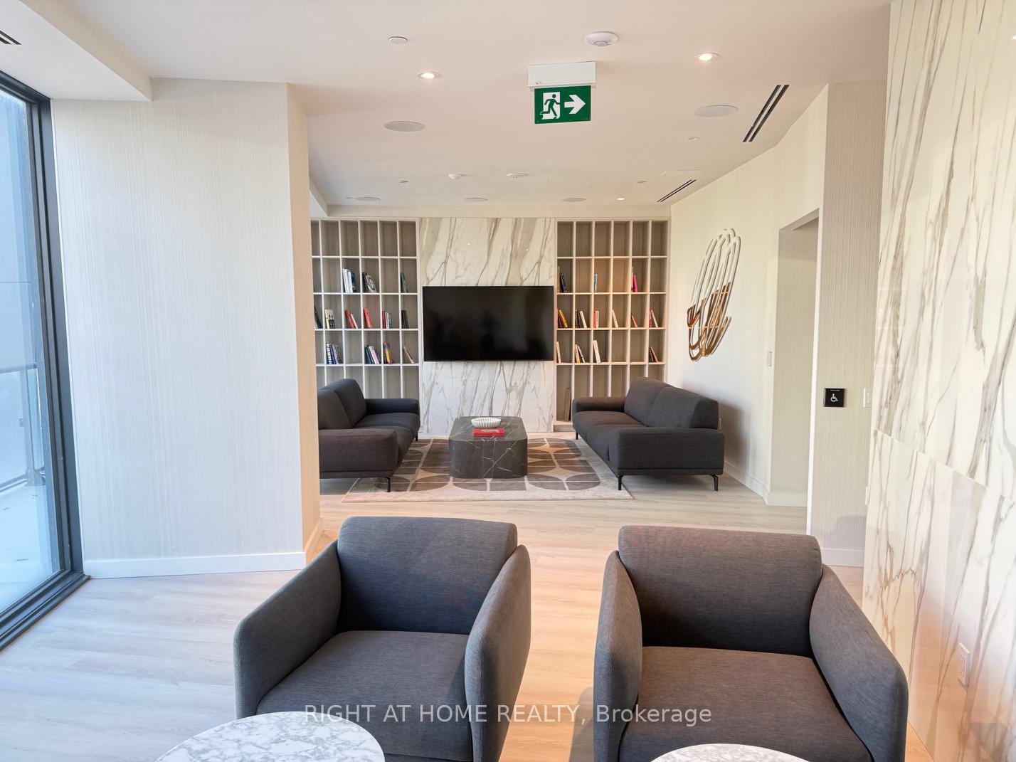 Photo 6 of Unit 802, 448 Burnhamthorpe Road, Mississauga, City Centre — HOMEH