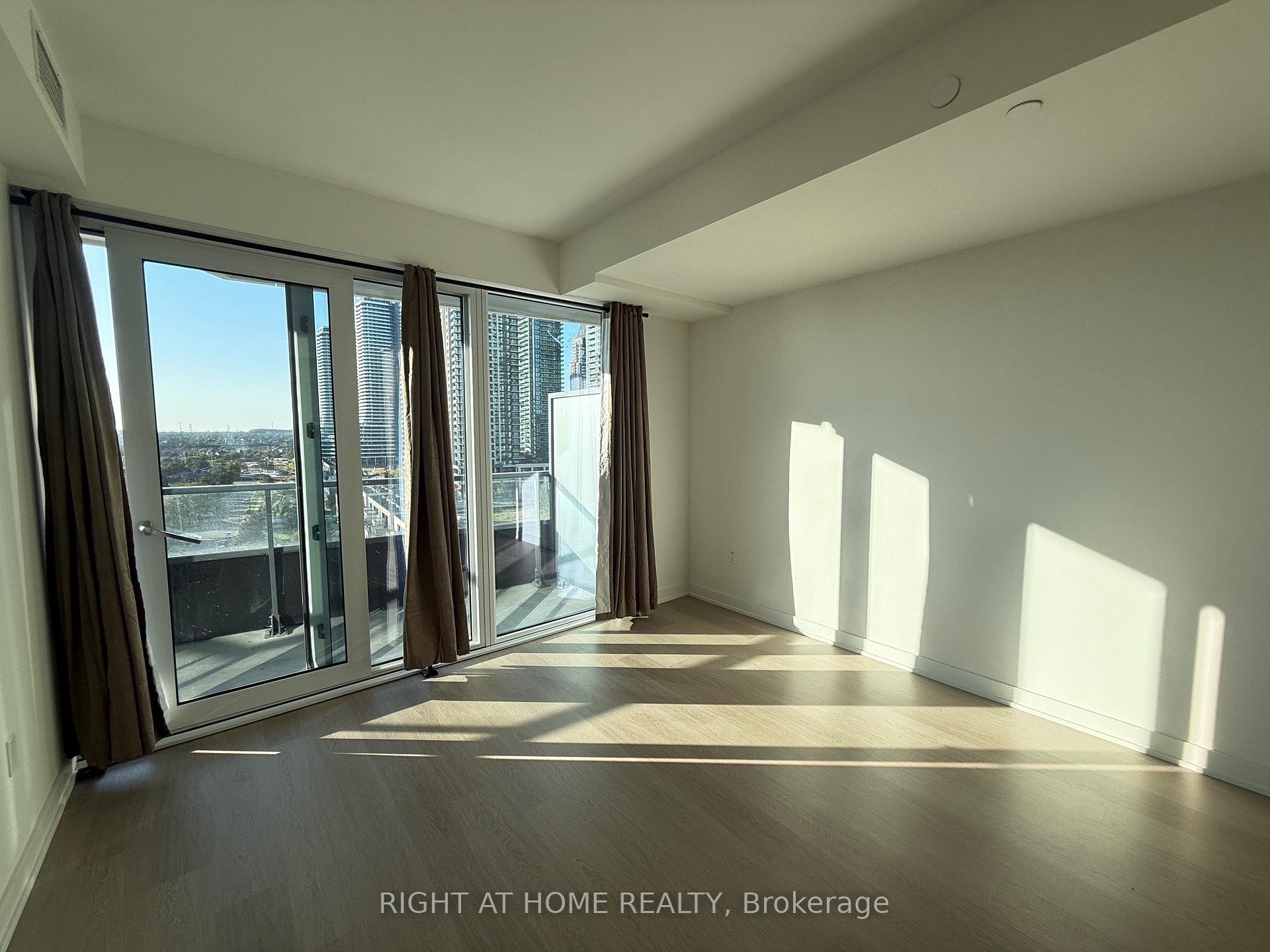 Photo 12 of Unit 802, 448 Burnhamthorpe Road, Mississauga, City Centre — HOMEH