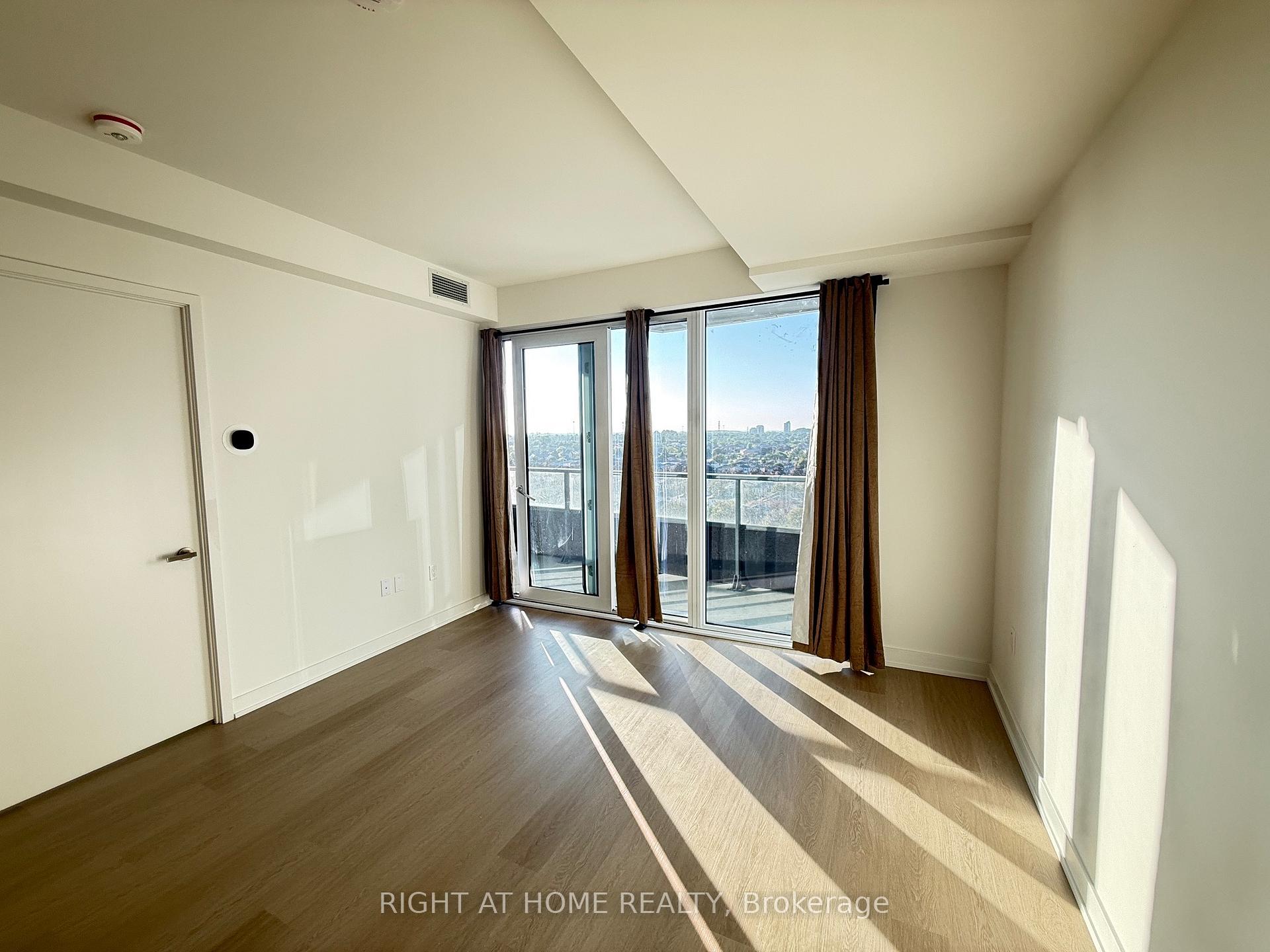 Photo 13 of Unit 802, 448 Burnhamthorpe Road, Mississauga, City Centre — HOMEH
