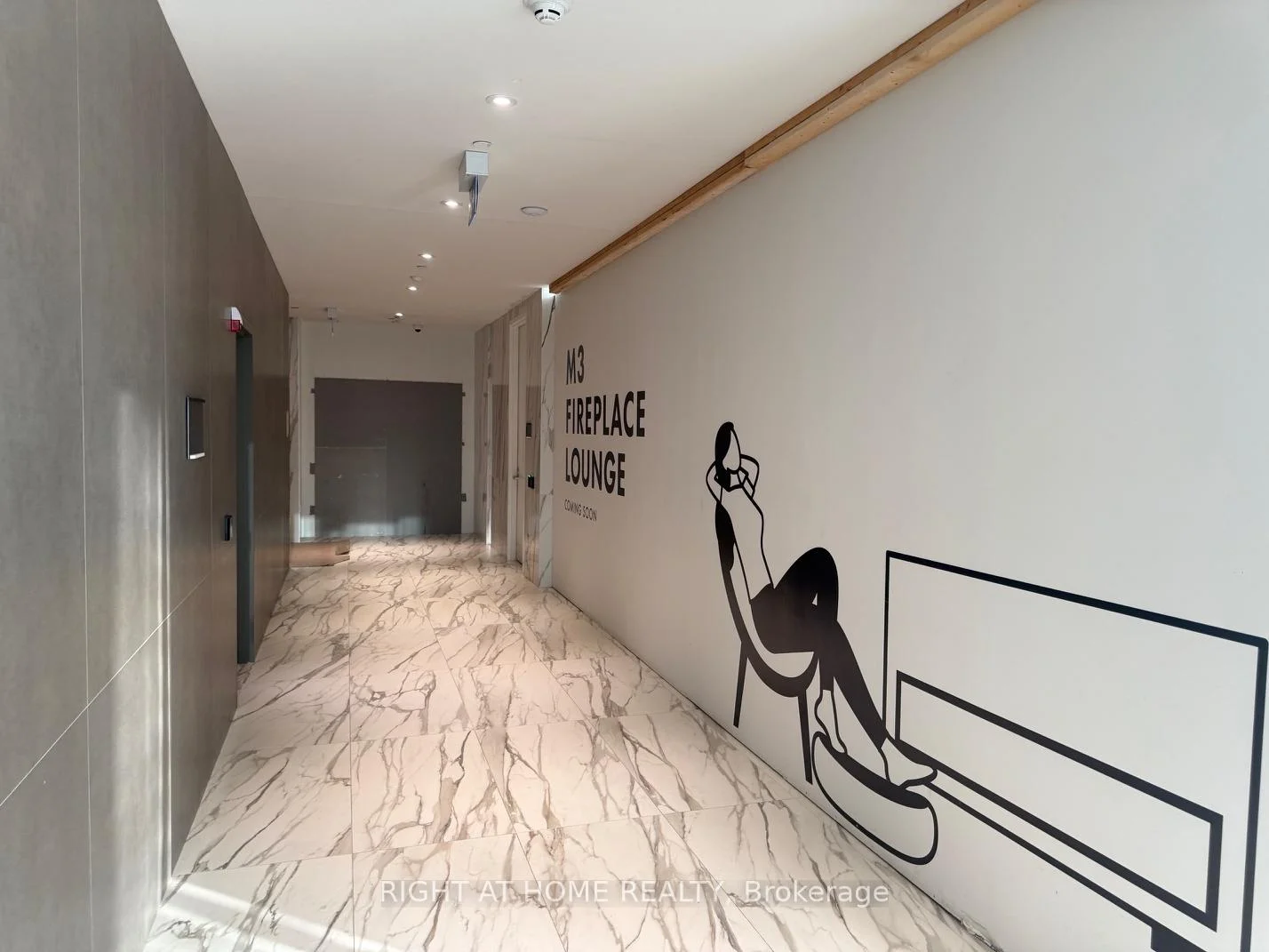 Photo 8 of Unit 802, 448 Burnhamthorpe Road, Mississauga, City Centre — HOMEH