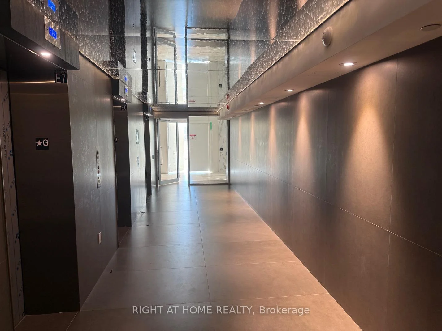 Photo 9 of Unit 802, 448 Burnhamthorpe Road, Mississauga, City Centre — HOMEH