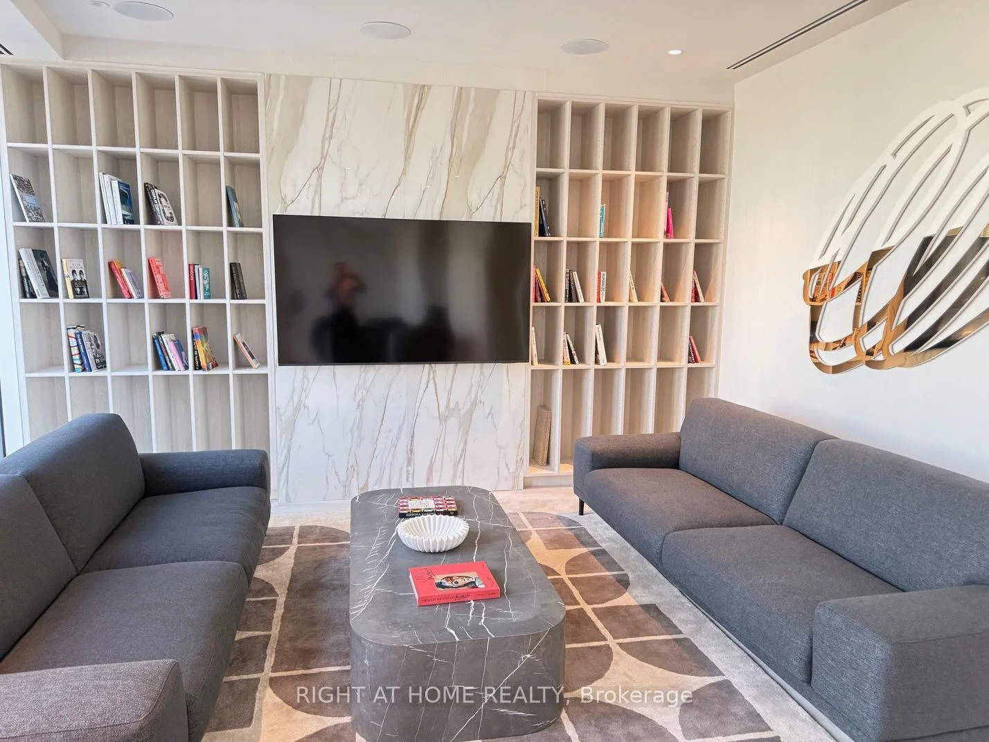 Photo 11 of Unit 802, 448 Burnhamthorpe Road, Mississauga, City Centre — HOMEH