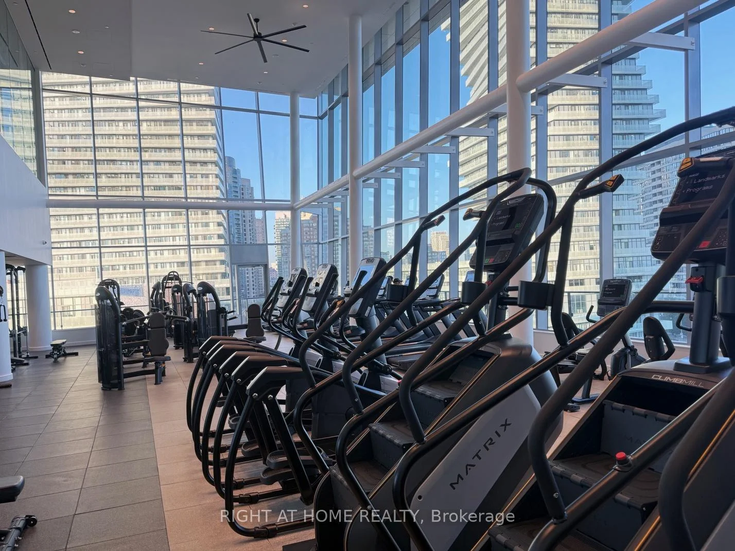 Photo 18 of Unit 802, 448 Burnhamthorpe Road, Mississauga, City Centre — HOMEH