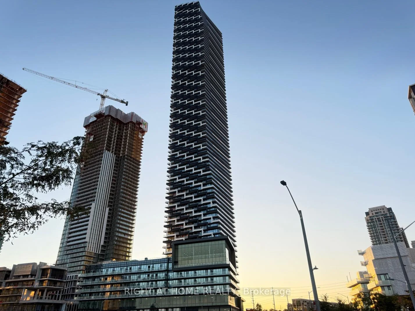 Photo 32 of Unit 802, 448 Burnhamthorpe Road, Mississauga, City Centre — HOMEH