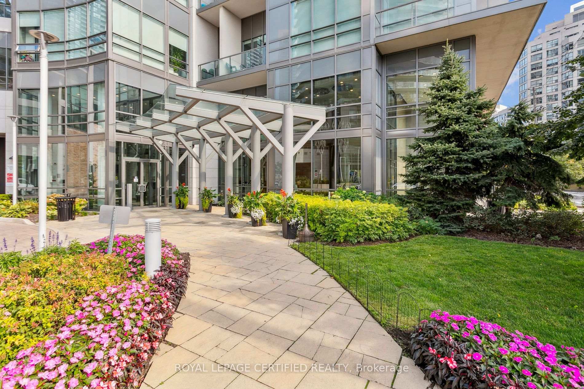 Photo 3 of Unit 1208, 2240 Lakeshore Boulevard, Etobicoke, Mimico — HOMEH