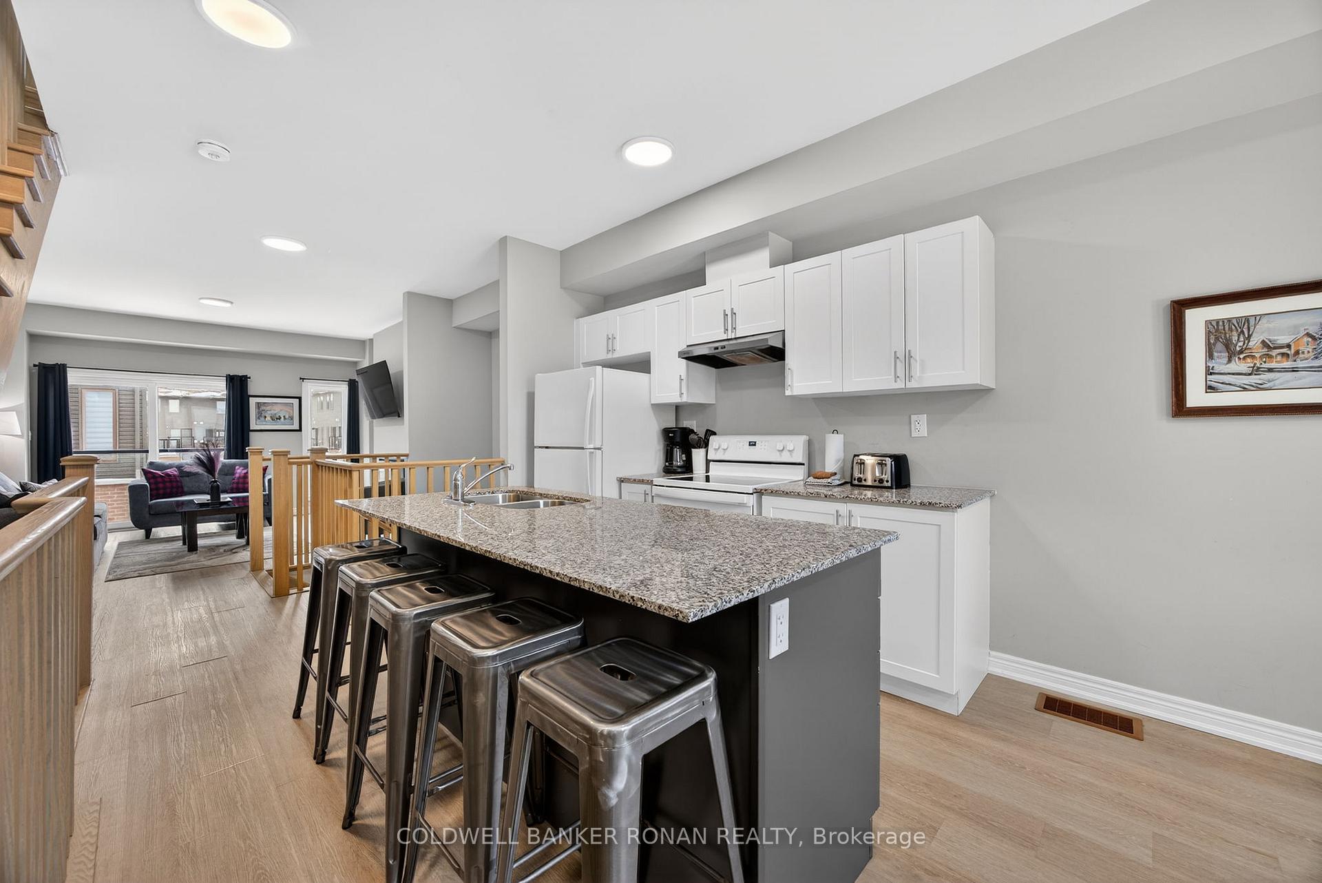 Photo 13 of 13 Winters Crescent, Collingwood — HOMEH