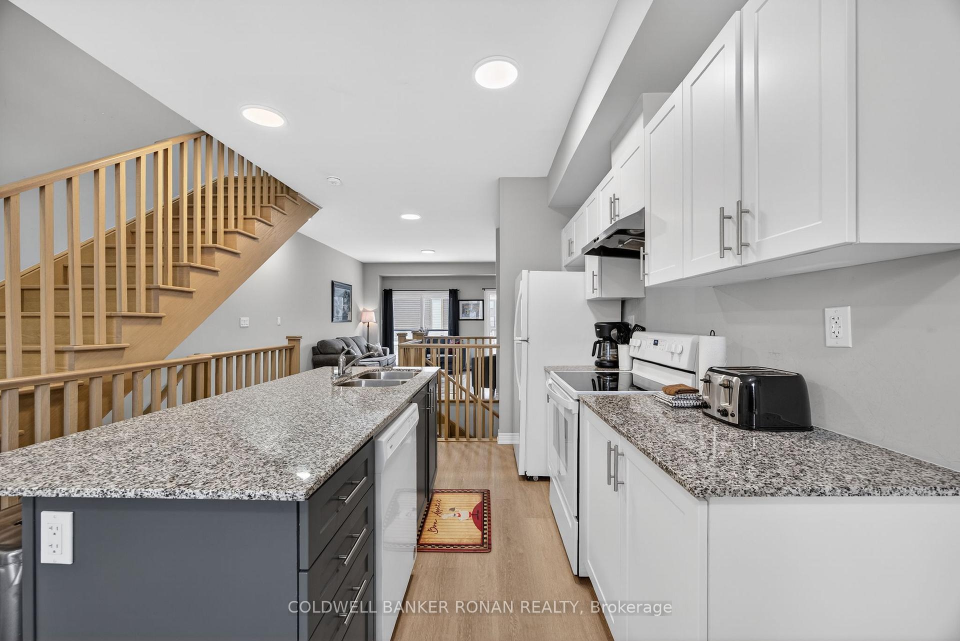 Photo 14 of 13 Winters Crescent, Collingwood — HOMEH