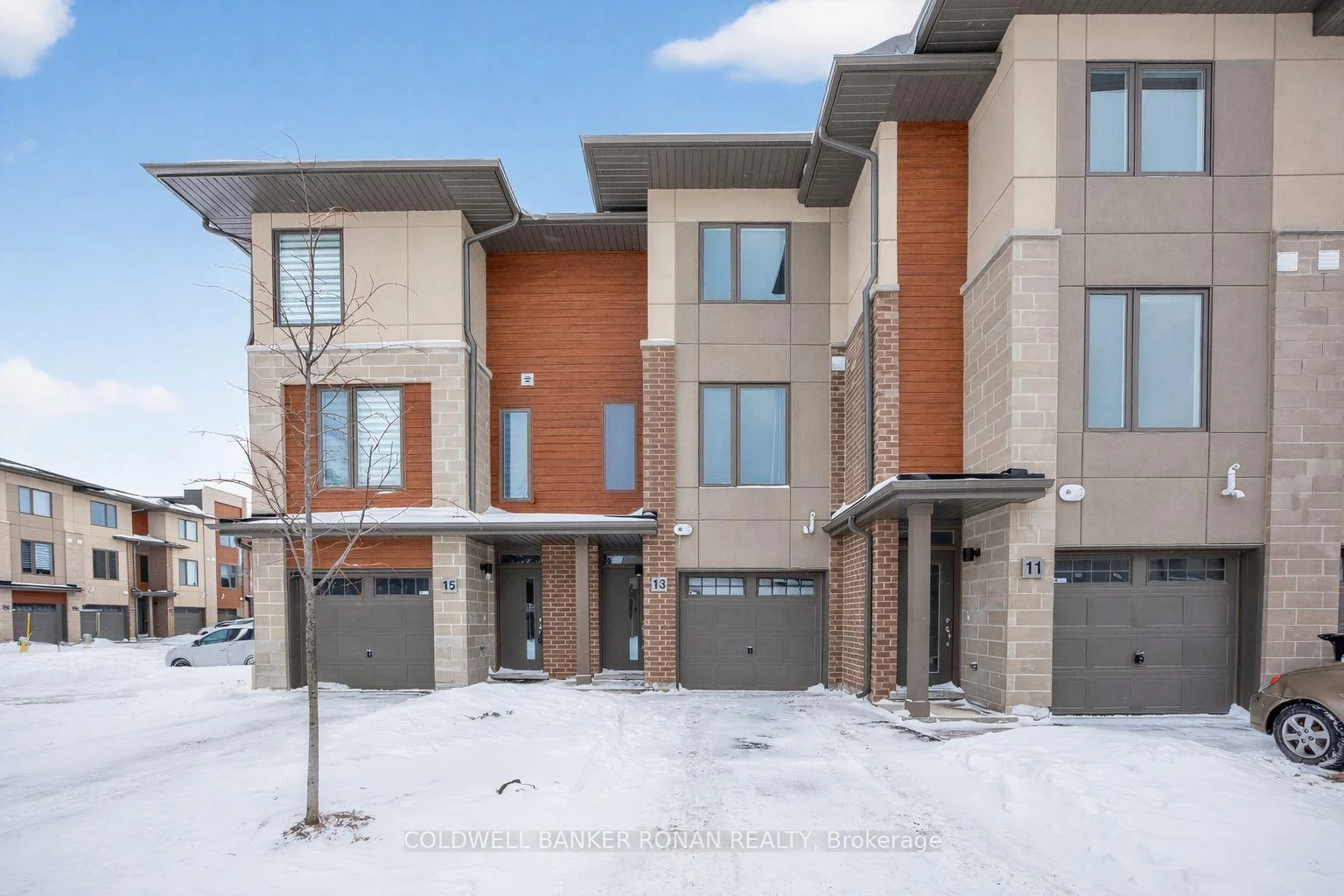 Photo 2 of 13 Winters Crescent, Collingwood — HOMEH