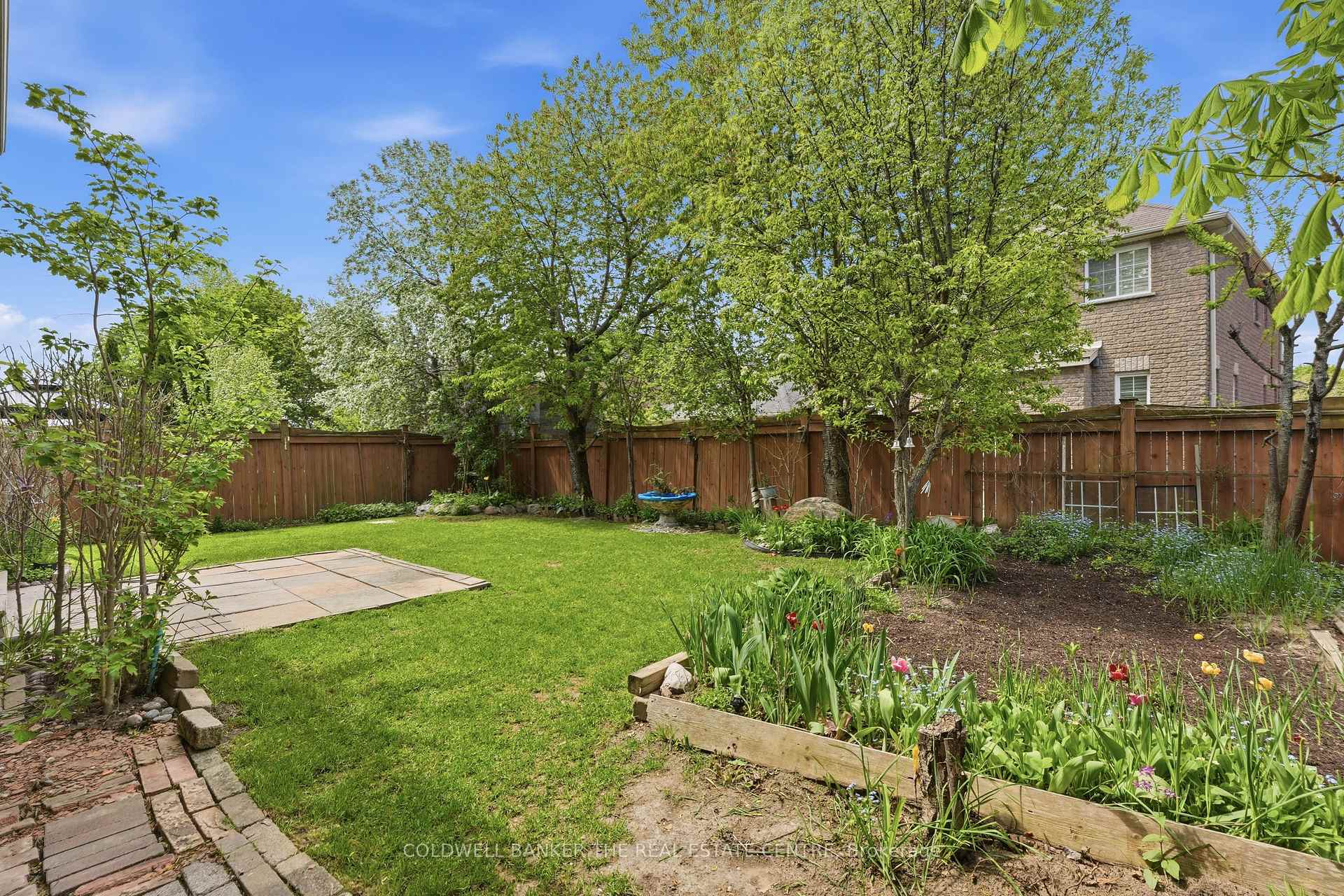 Photo 16 of 44 Prince William Way, Barrie, Innis-Shore — HOMEH