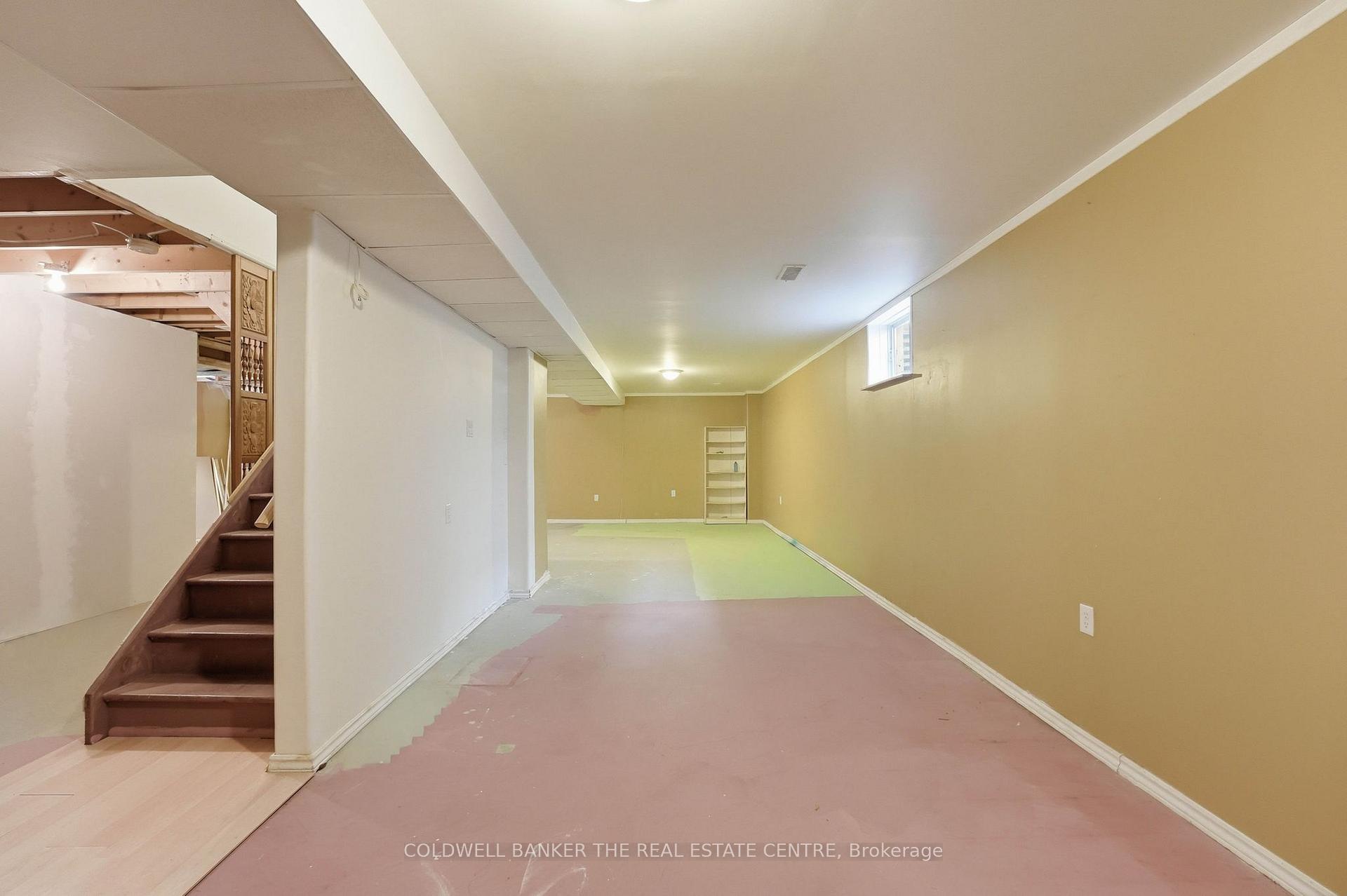 Photo 25 of 44 Prince William Way, Barrie, Innis-Shore — HOMEH