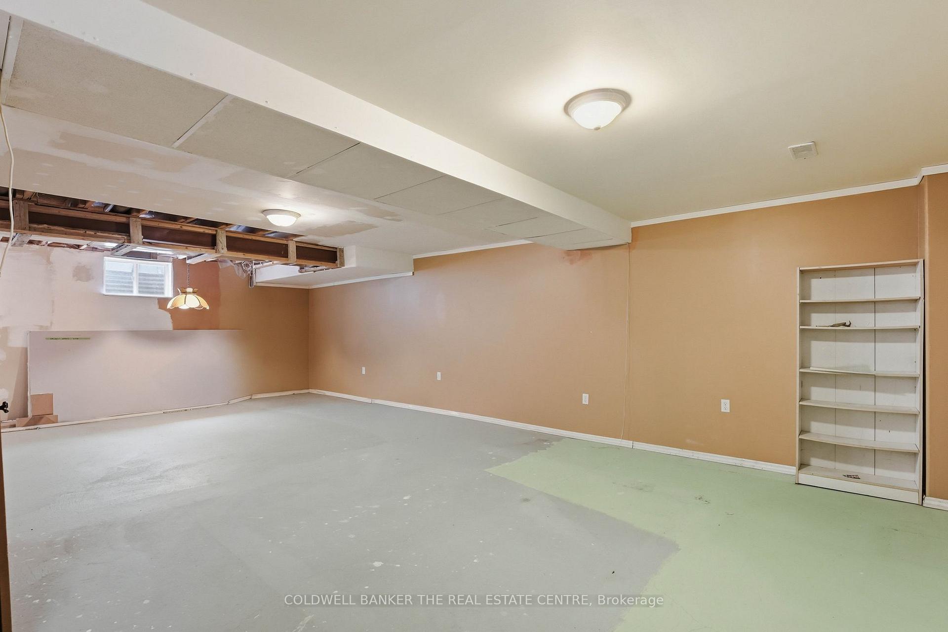 Photo 26 of 44 Prince William Way, Barrie, Innis-Shore — HOMEH