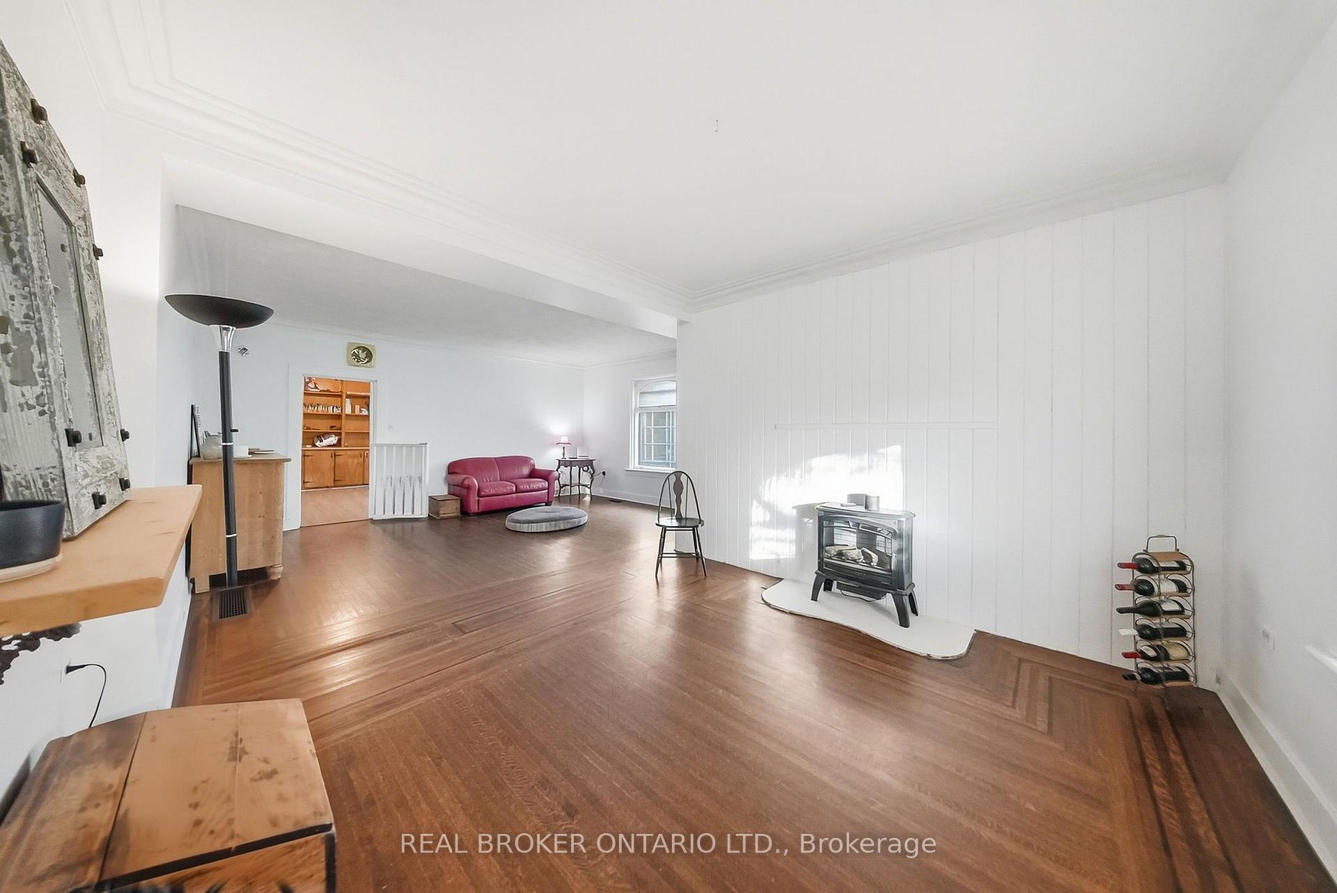 Photo 15 of 1694 Centre Rd, Hamilton, Rural Flamborough — HOMEH