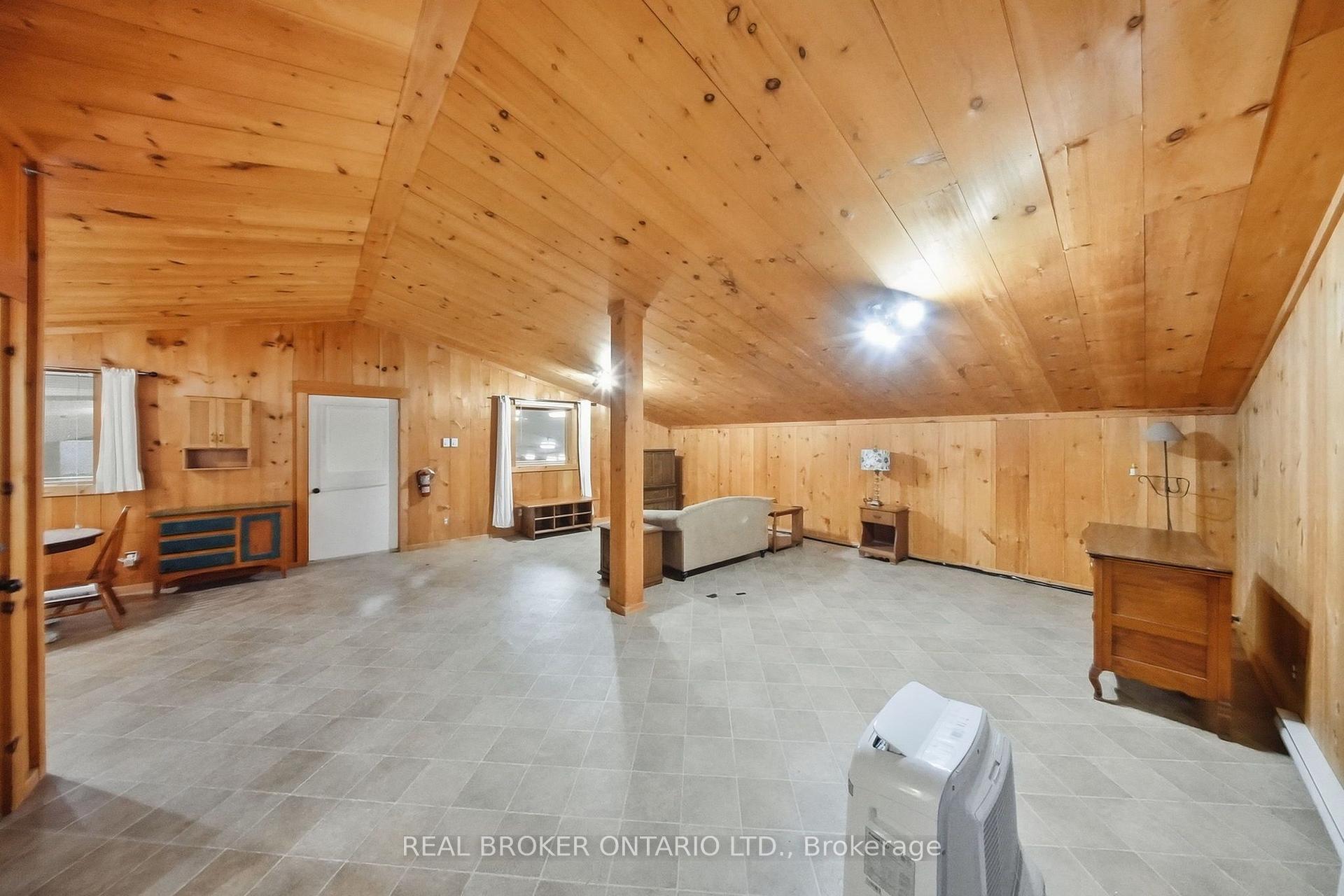 Photo 31 of 1694 Centre Rd, Hamilton, Rural Flamborough — HOMEH