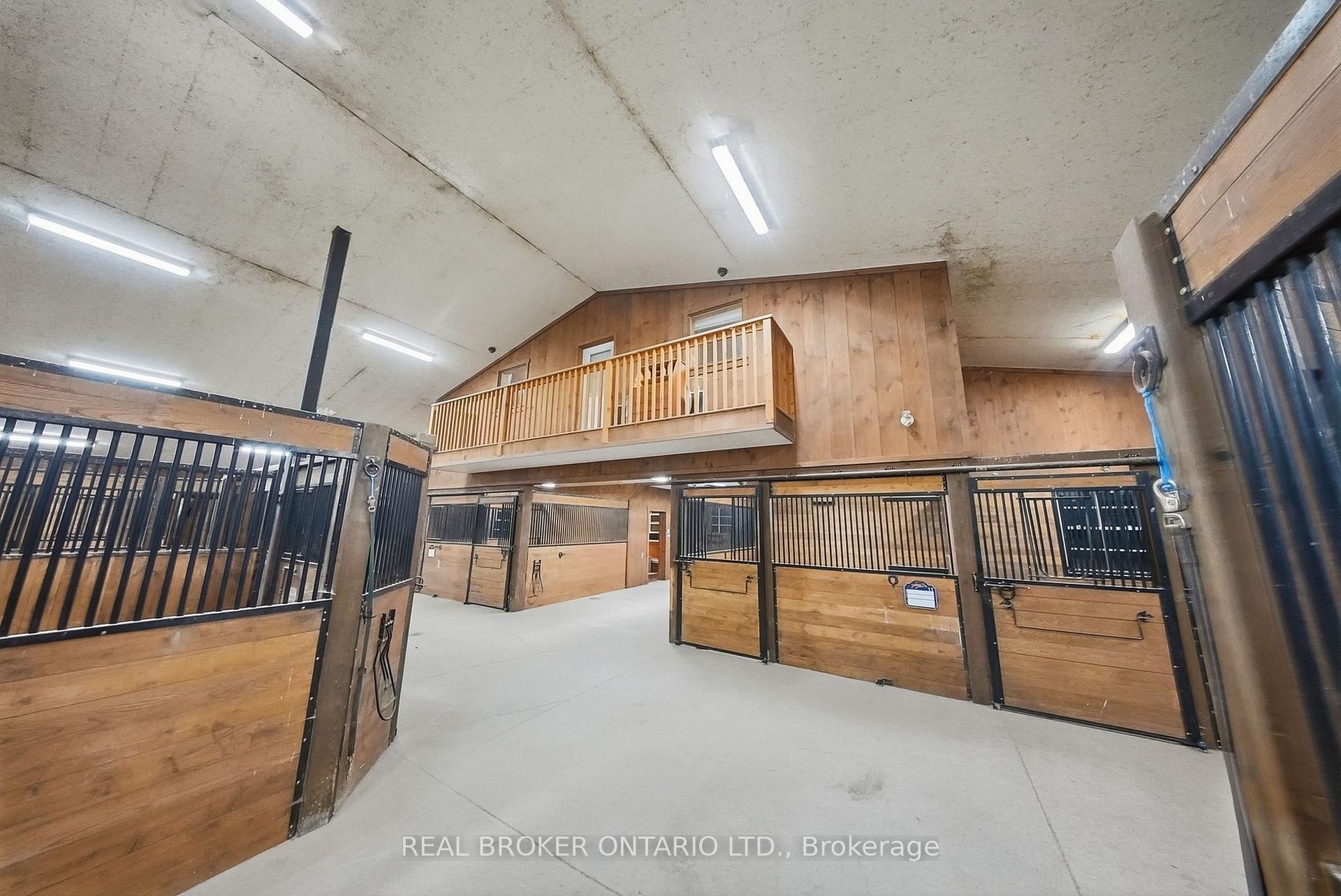 Photo 32 of 1694 Centre Rd, Hamilton, Rural Flamborough — HOMEH