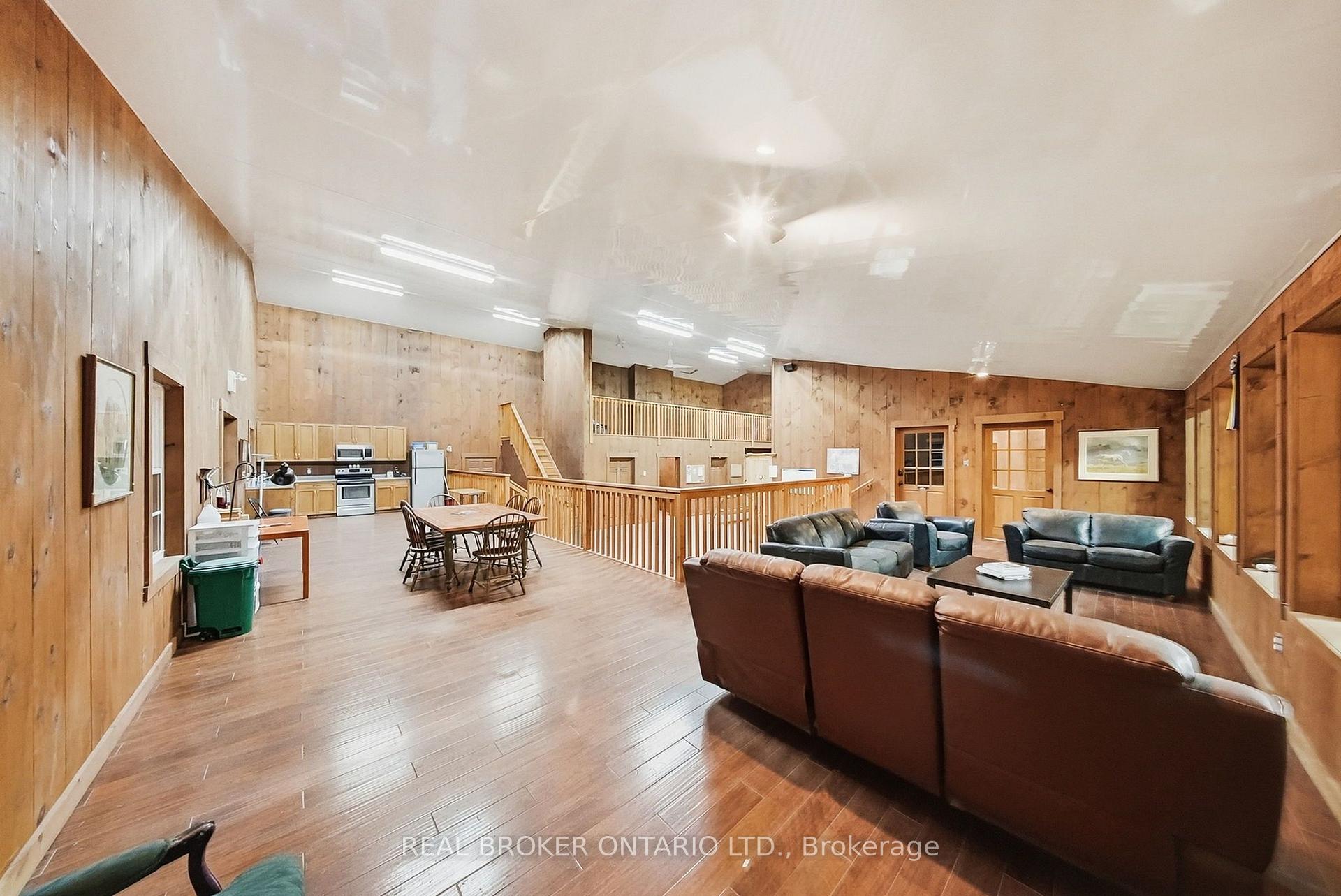 Photo 33 of 1694 Centre Rd, Hamilton, Rural Flamborough — HOMEH