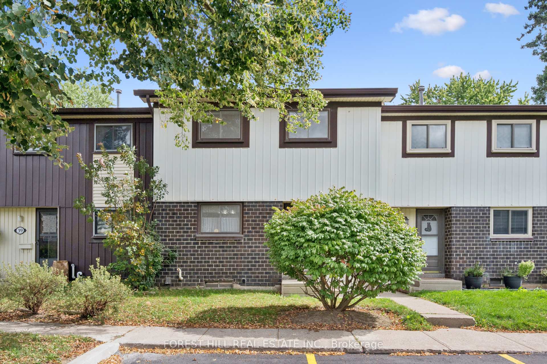 Photo 3 of Unit 37, 45 Marksam Road, Guelph, Willow West/Sugarbush/West Acres — HOMEH