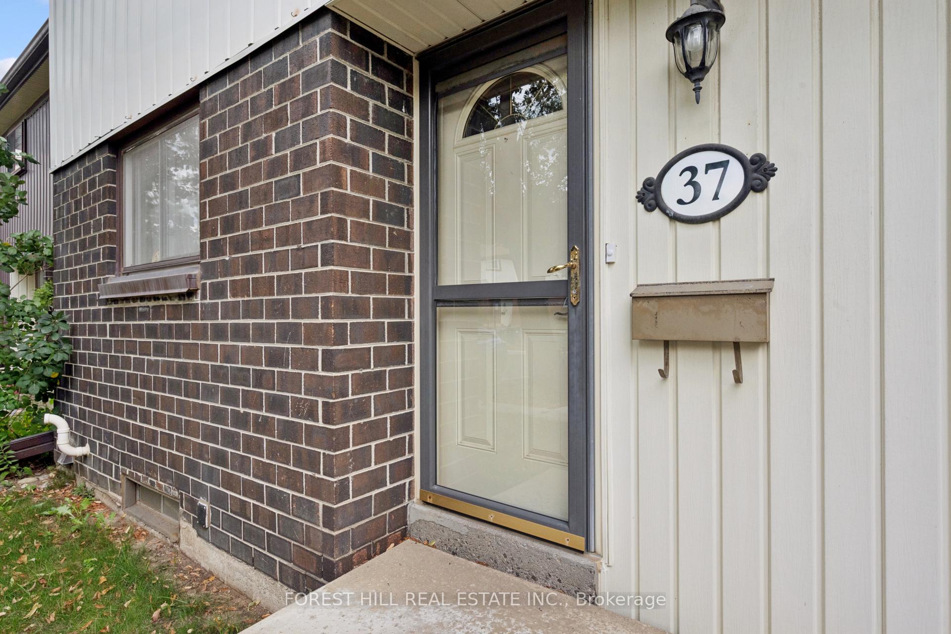 Photo 5 of Unit 37, 45 Marksam Road, Guelph, Willow West/Sugarbush/West Acres — HOMEH
