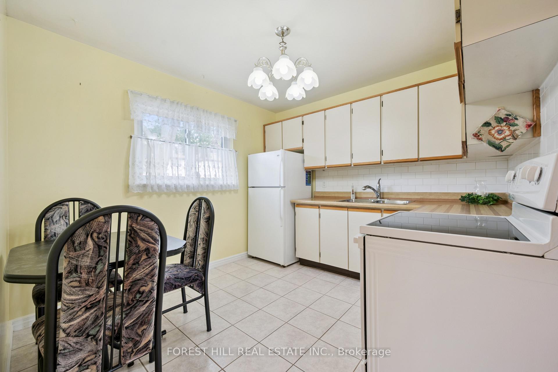 Photo 8 of Unit 37, 45 Marksam Road, Guelph, Willow West/Sugarbush/West Acres — HOMEH