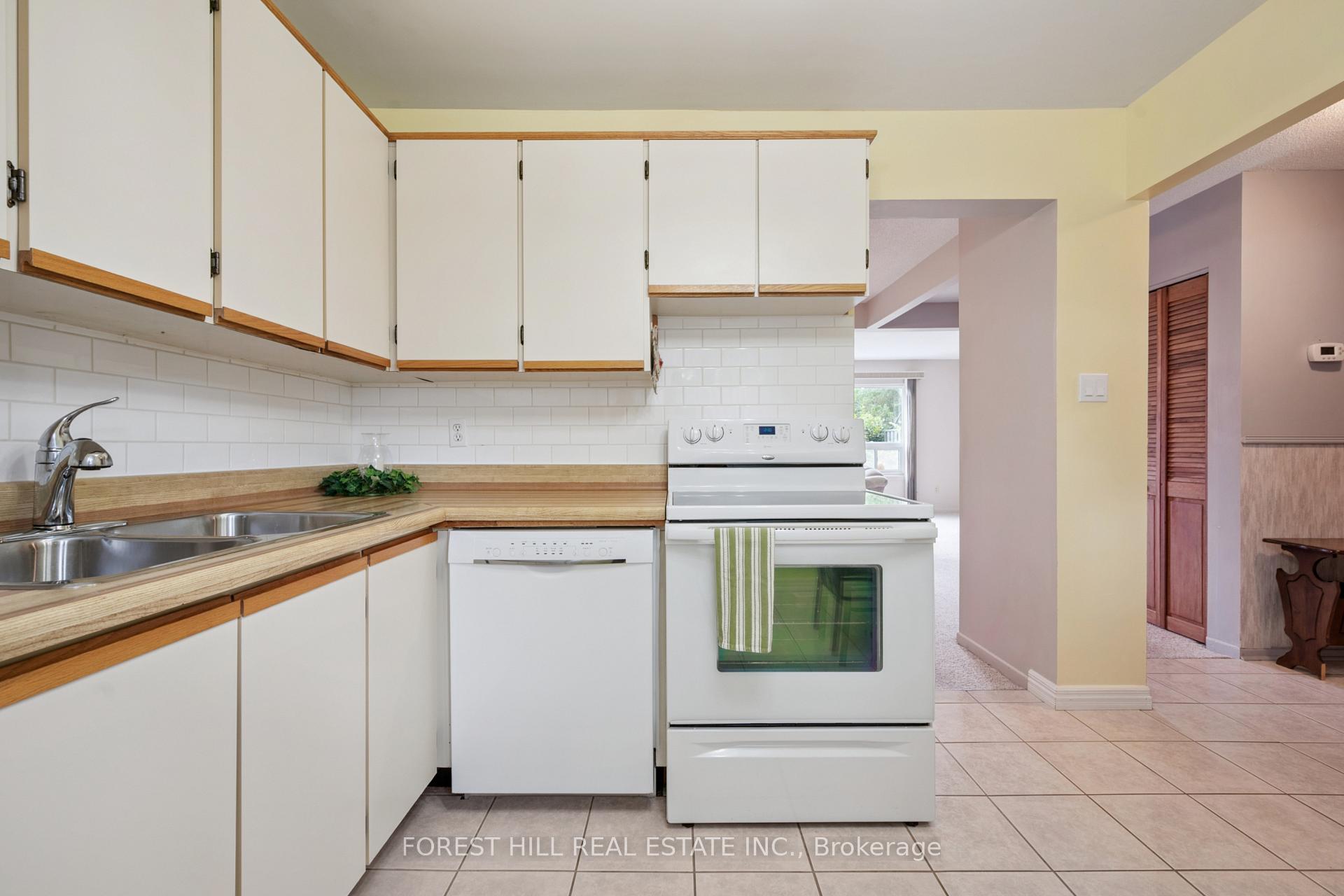 Photo 11 of Unit 37, 45 Marksam Road, Guelph, Willow West/Sugarbush/West Acres — HOMEH