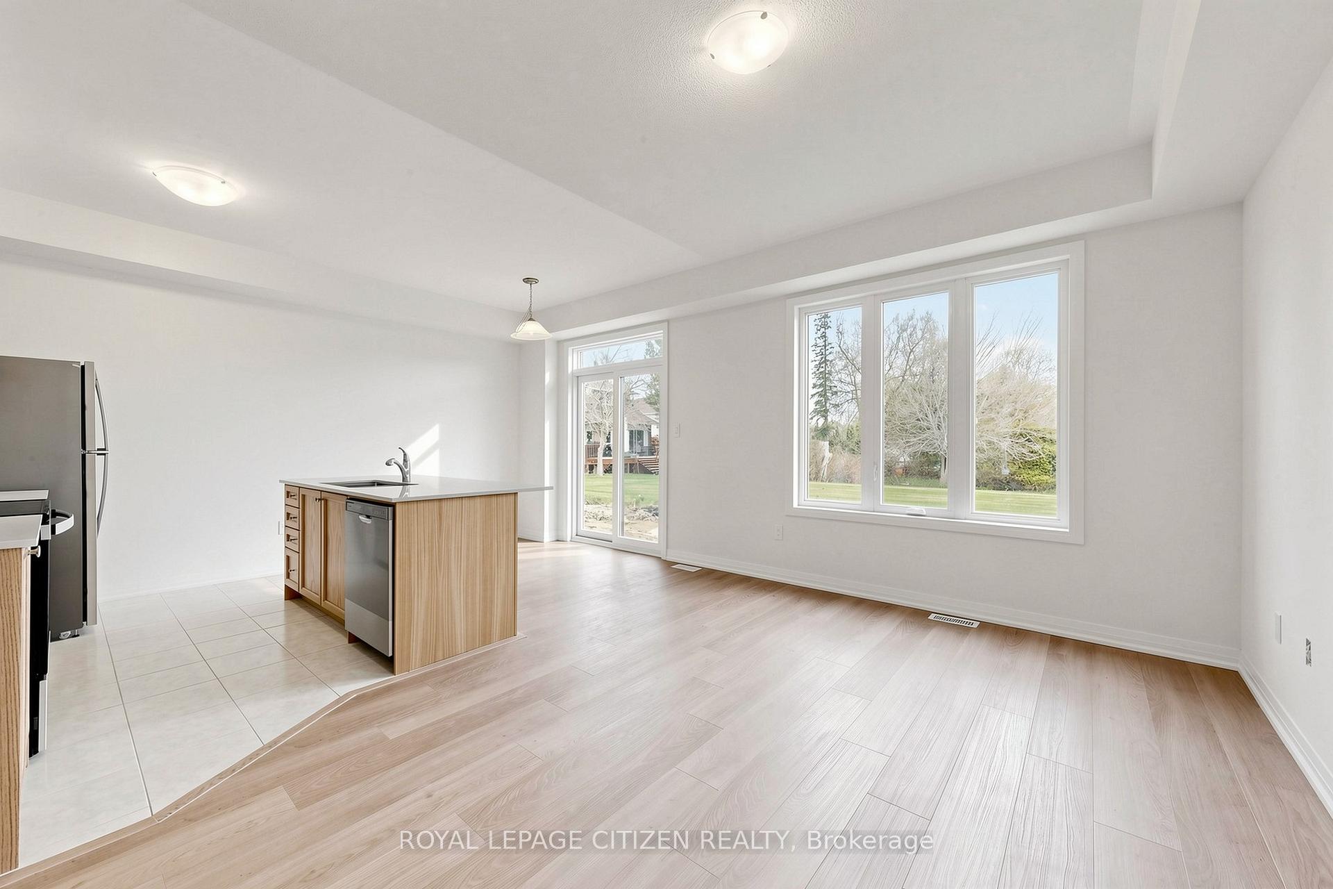 Photo 4 of 50 Wakely Crescent, Clarington, Courtice — HOMEH