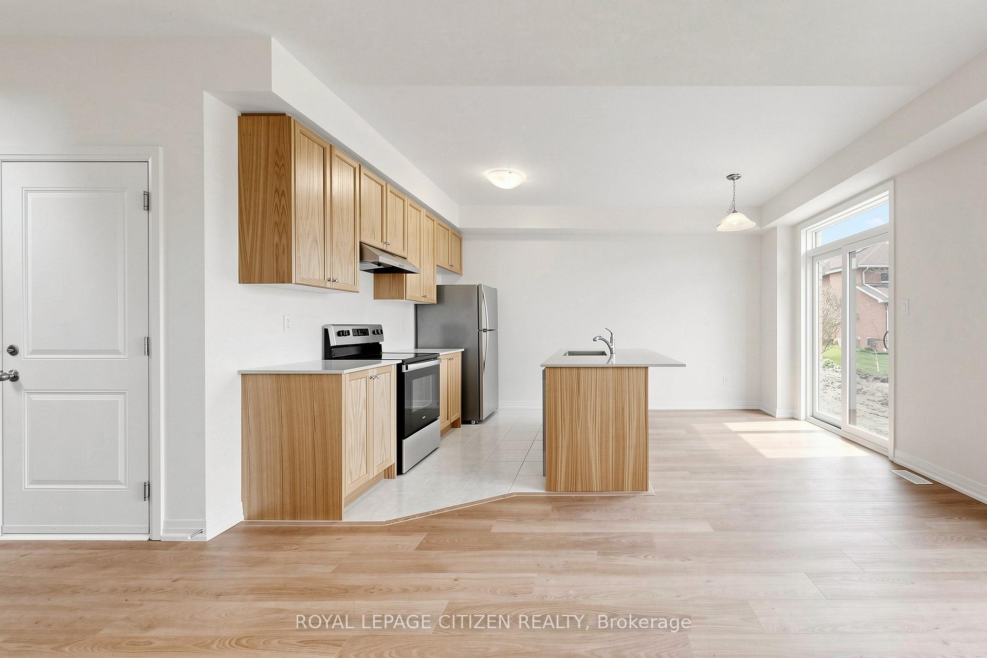 Photo 6 of 50 Wakely Crescent, Clarington, Courtice — HOMEH