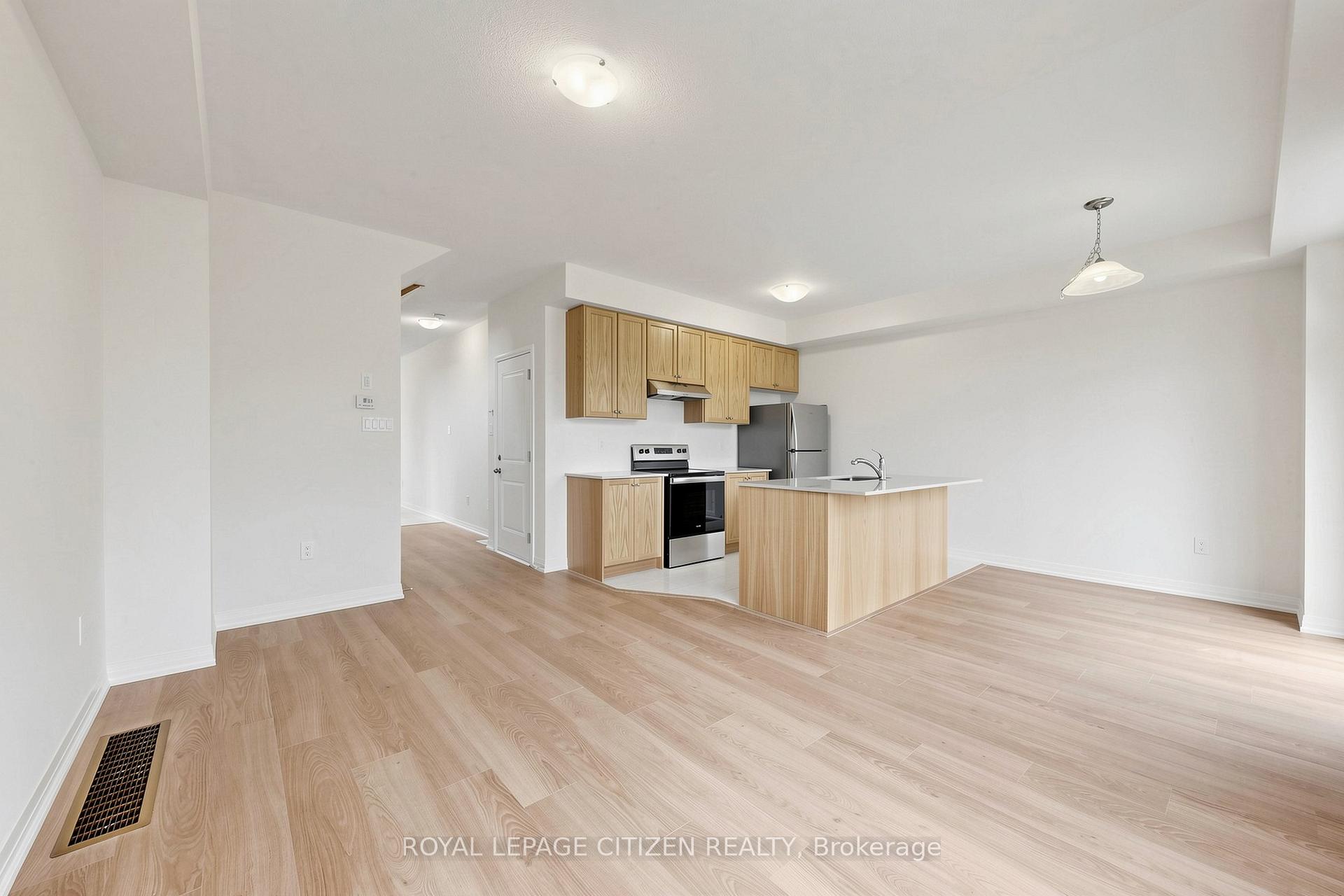 Photo 7 of 50 Wakely Crescent, Clarington, Courtice — HOMEH