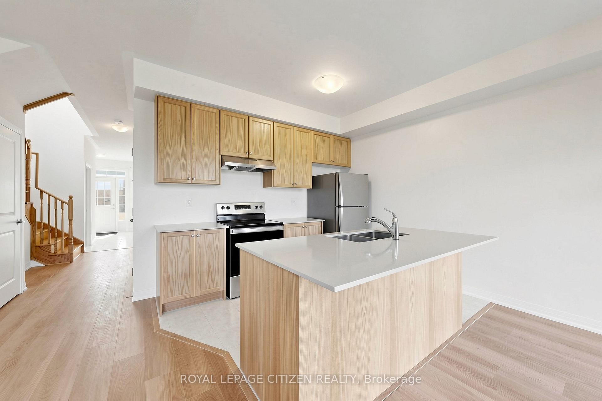 Photo 9 of 50 Wakely Crescent, Clarington, Courtice — HOMEH