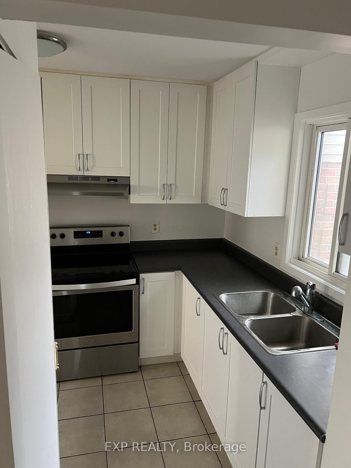 Photo 4 of Unit 22, 151 Bonaventure Drive, London, East I — HOMEH