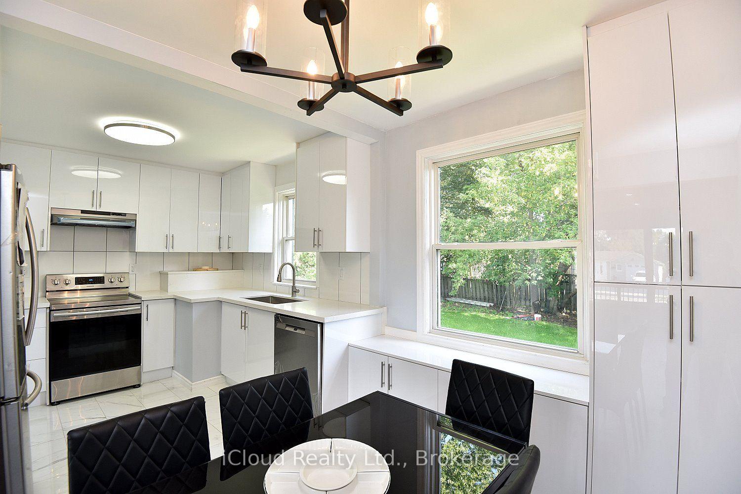 Photo 7 of 2366 Mountainside Drive, Burlington, Mountainside — HOMEH