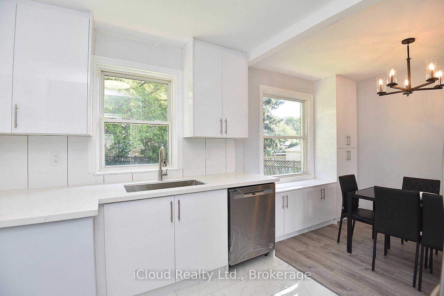 Photo 10 of 2366 Mountainside Drive, Burlington, Mountainside — HOMEH