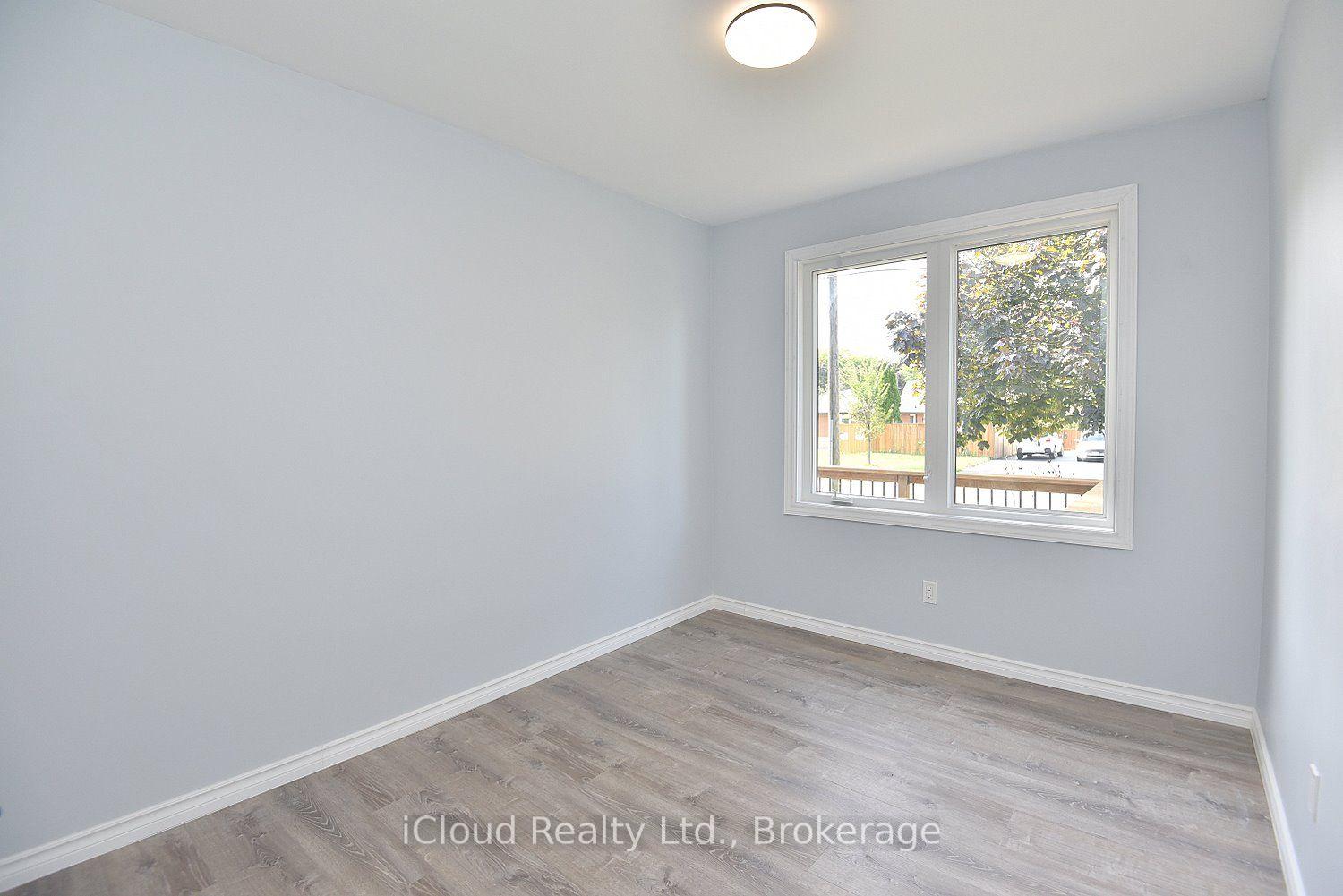 Photo 11 of 2366 Mountainside Drive, Burlington, Mountainside — HOMEH