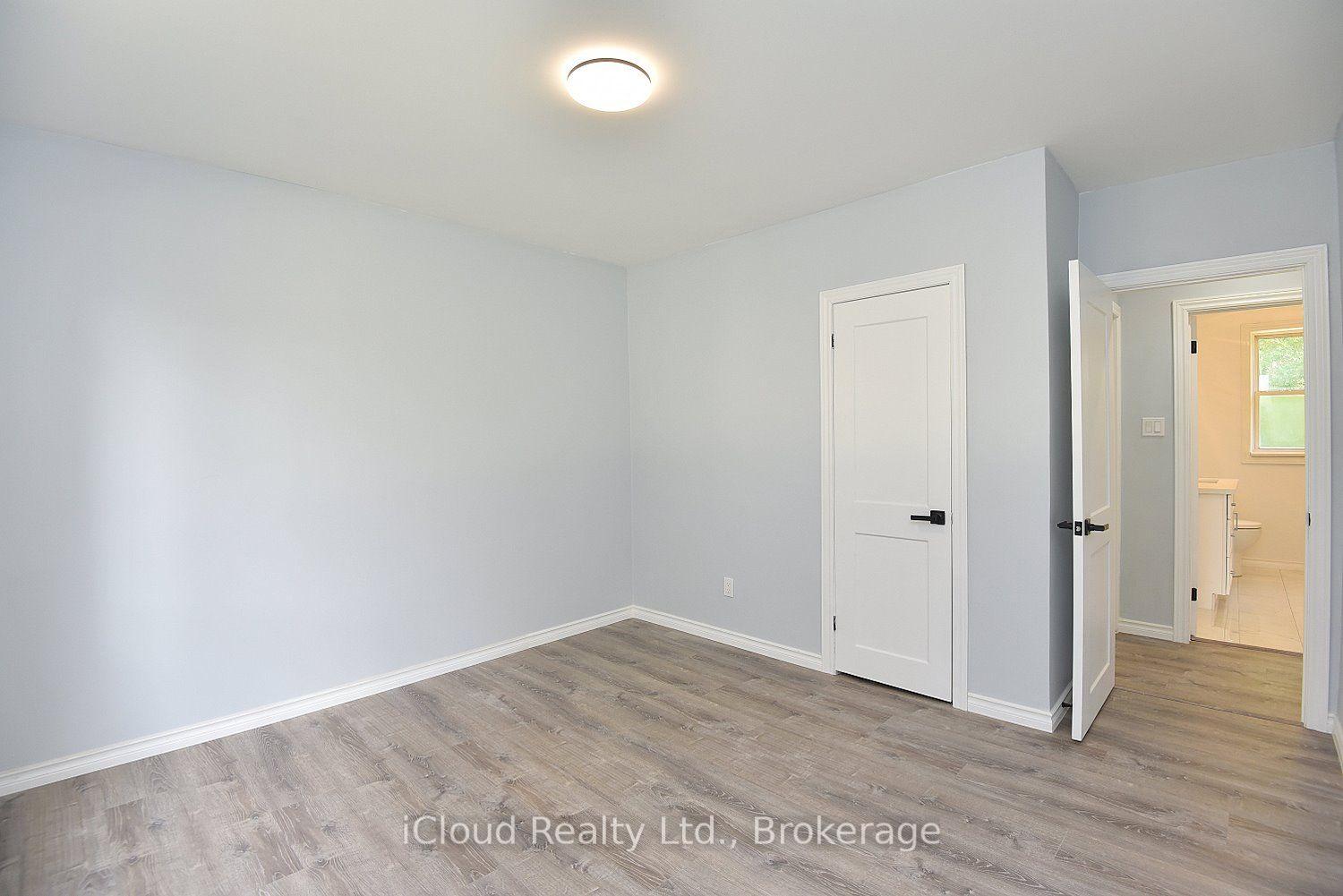 Photo 14 of 2366 Mountainside Drive, Burlington, Mountainside — HOMEH