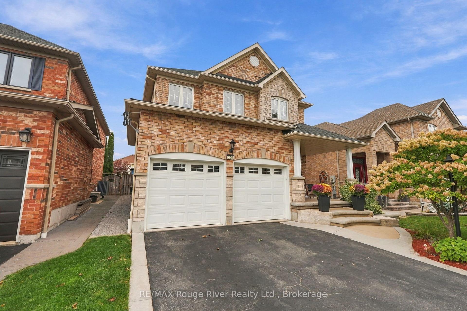 Photo 2 of 104 Fencerow Drive, Whitby, Rolling Acres — HOMEH