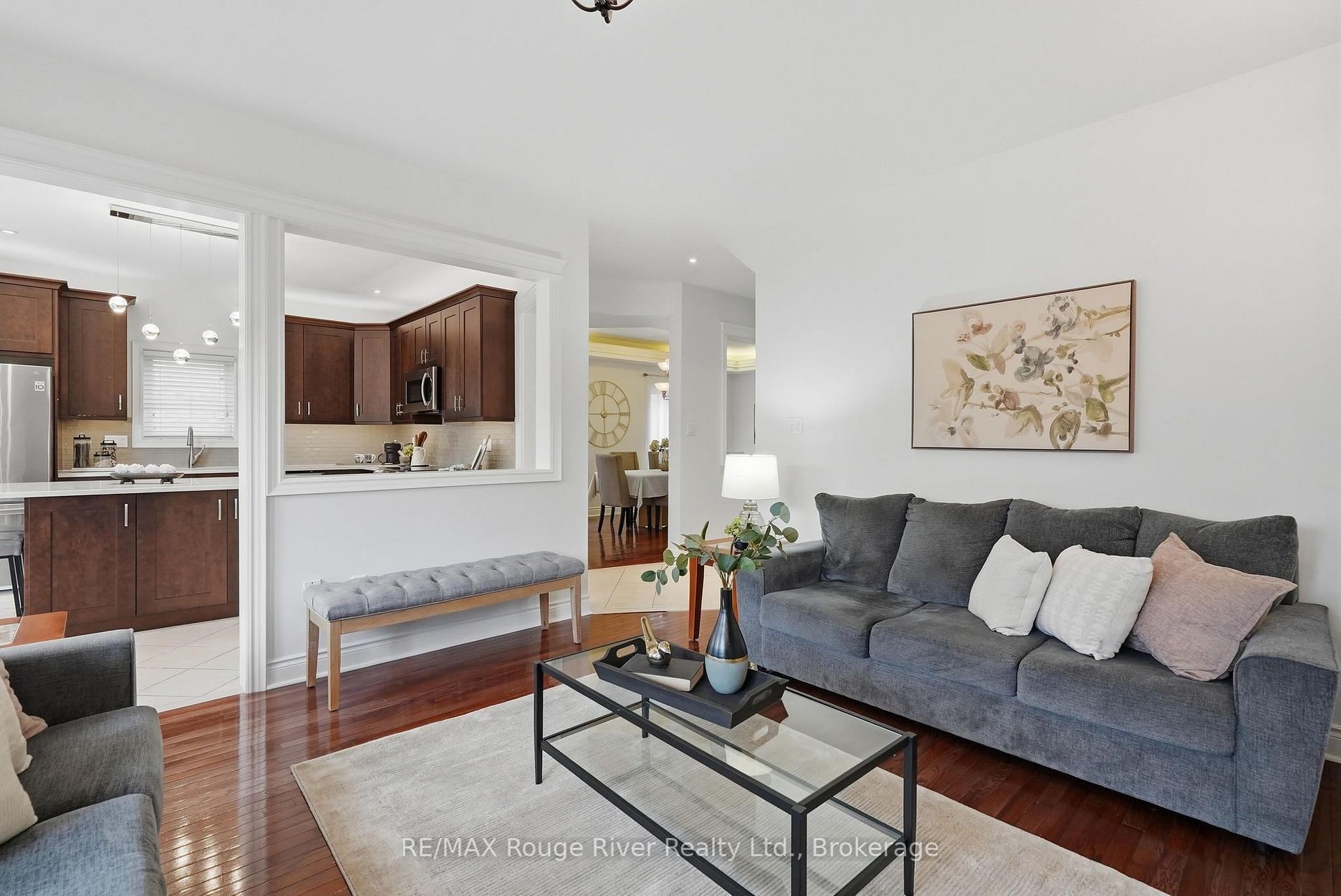 Photo 8 of 104 Fencerow Drive, Whitby, Rolling Acres — HOMEH