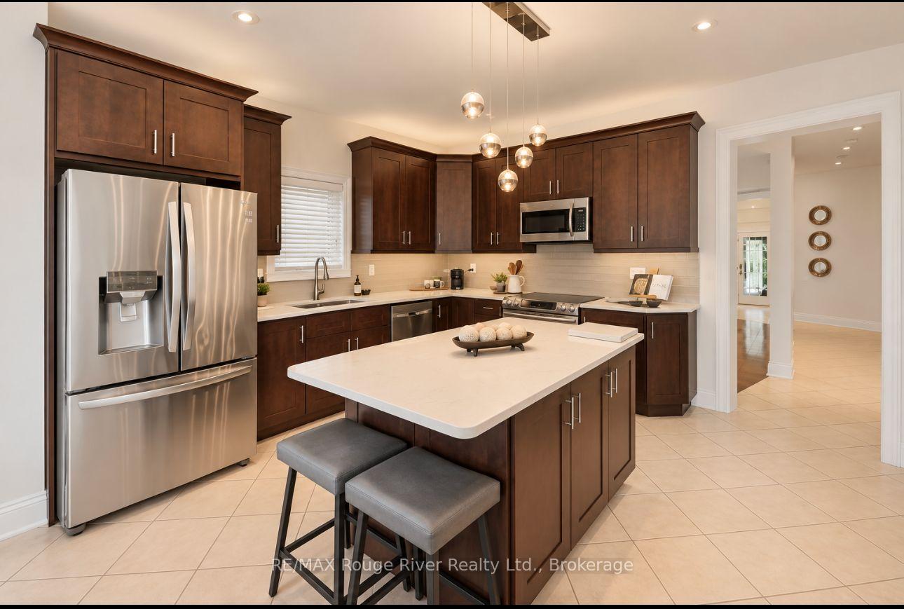 Photo 10 of 104 Fencerow Drive, Whitby, Rolling Acres — HOMEH