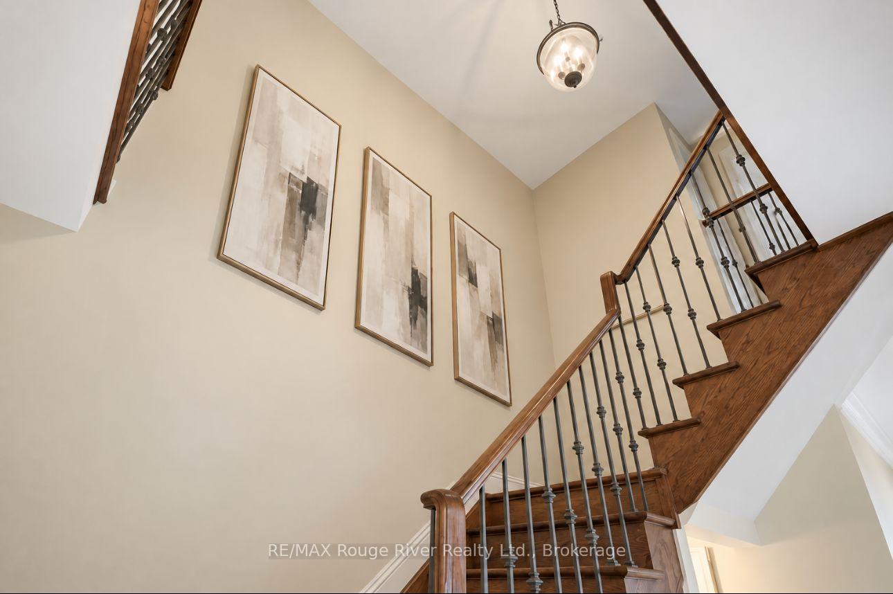 Photo 16 of 104 Fencerow Drive, Whitby, Rolling Acres — HOMEH