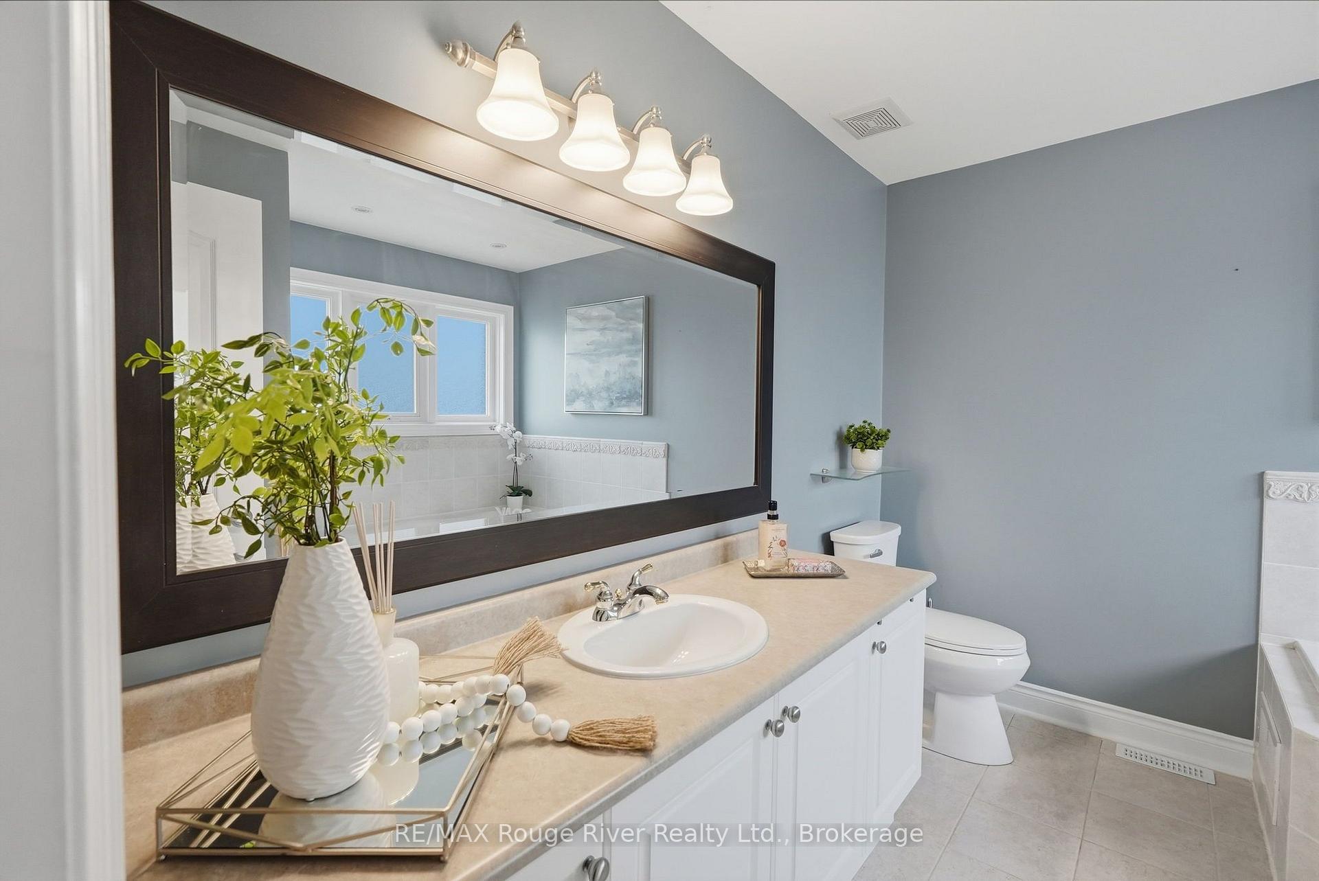 Photo 20 of 104 Fencerow Drive, Whitby, Rolling Acres — HOMEH