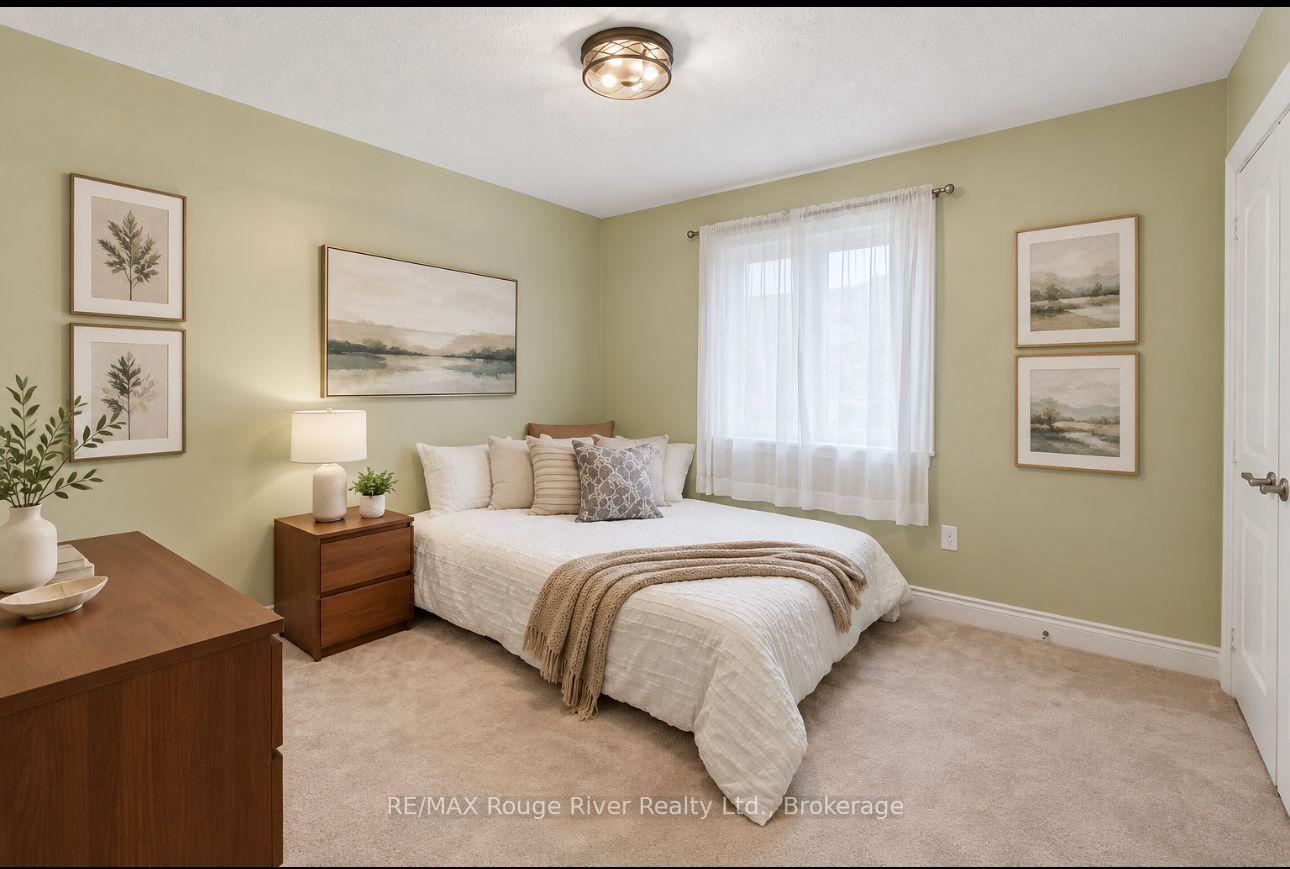 Photo 25 of 104 Fencerow Drive, Whitby, Rolling Acres — HOMEH