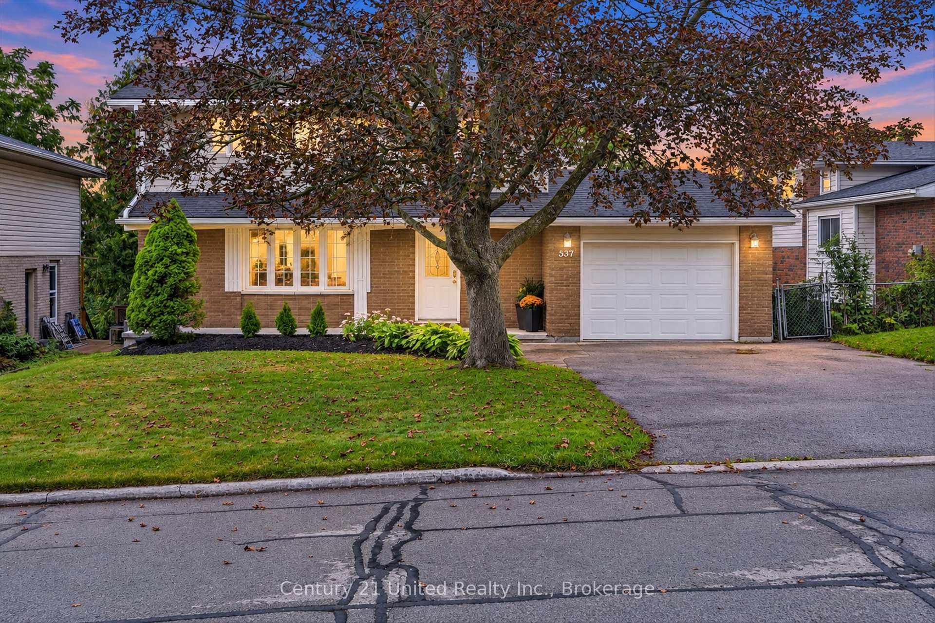 Photo of 537 Montcalm Drive