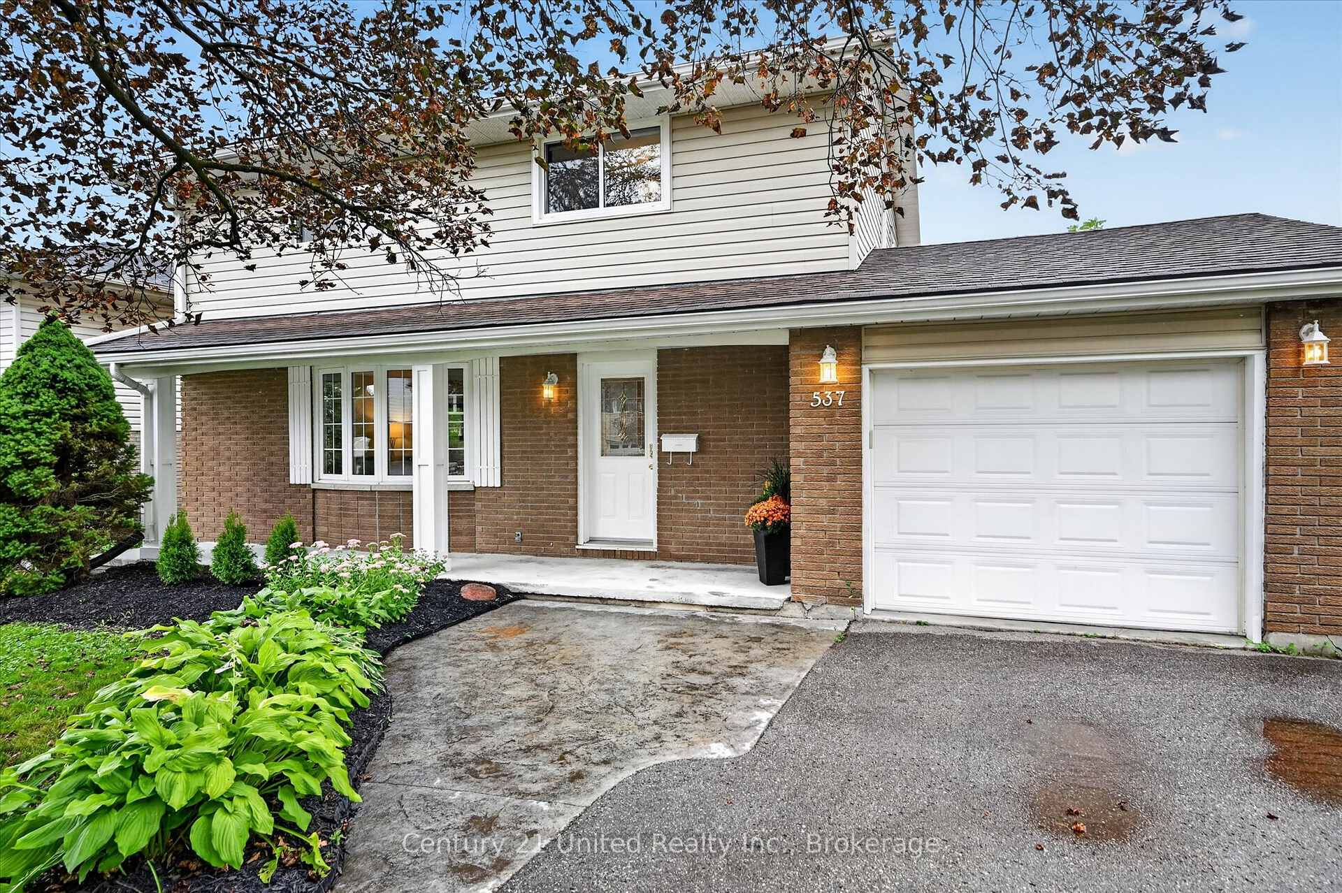 Photo 3 of 537 Montcalm Drive, Peterborough, Northcrest Ward 5 — HOMEH