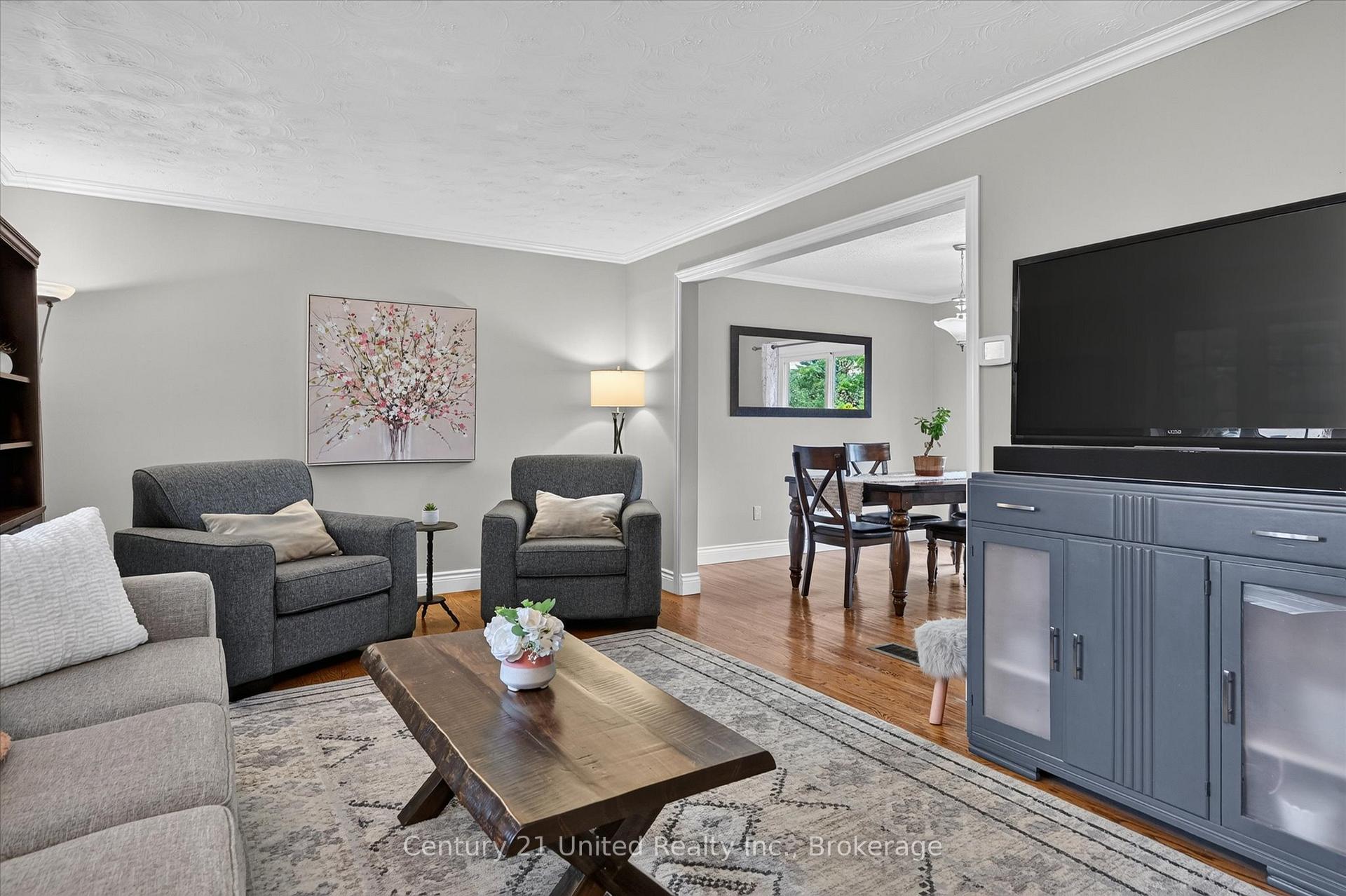 Photo 8 of 537 Montcalm Drive, Peterborough, Northcrest Ward 5 — HOMEH
