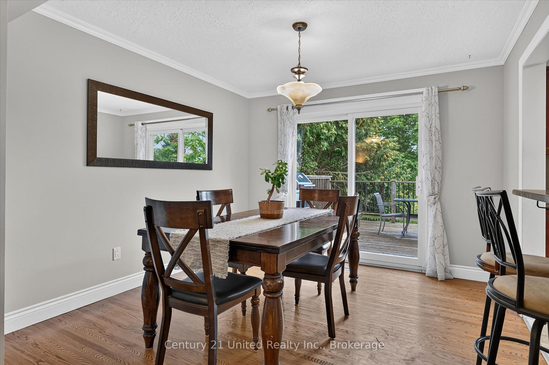 Photo 9 of 537 Montcalm Drive, Peterborough, Northcrest Ward 5 — HOMEH