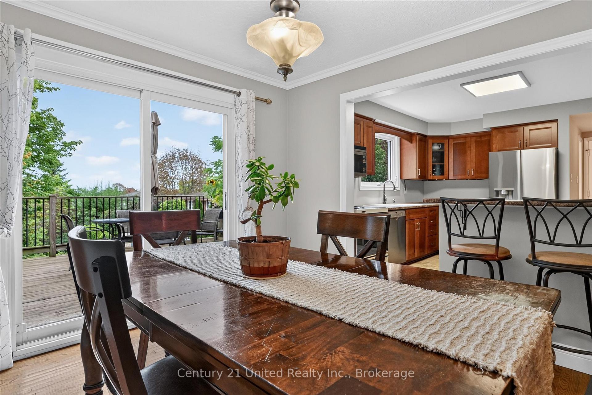 Photo 12 of 537 Montcalm Drive, Peterborough, Northcrest Ward 5 — HOMEH