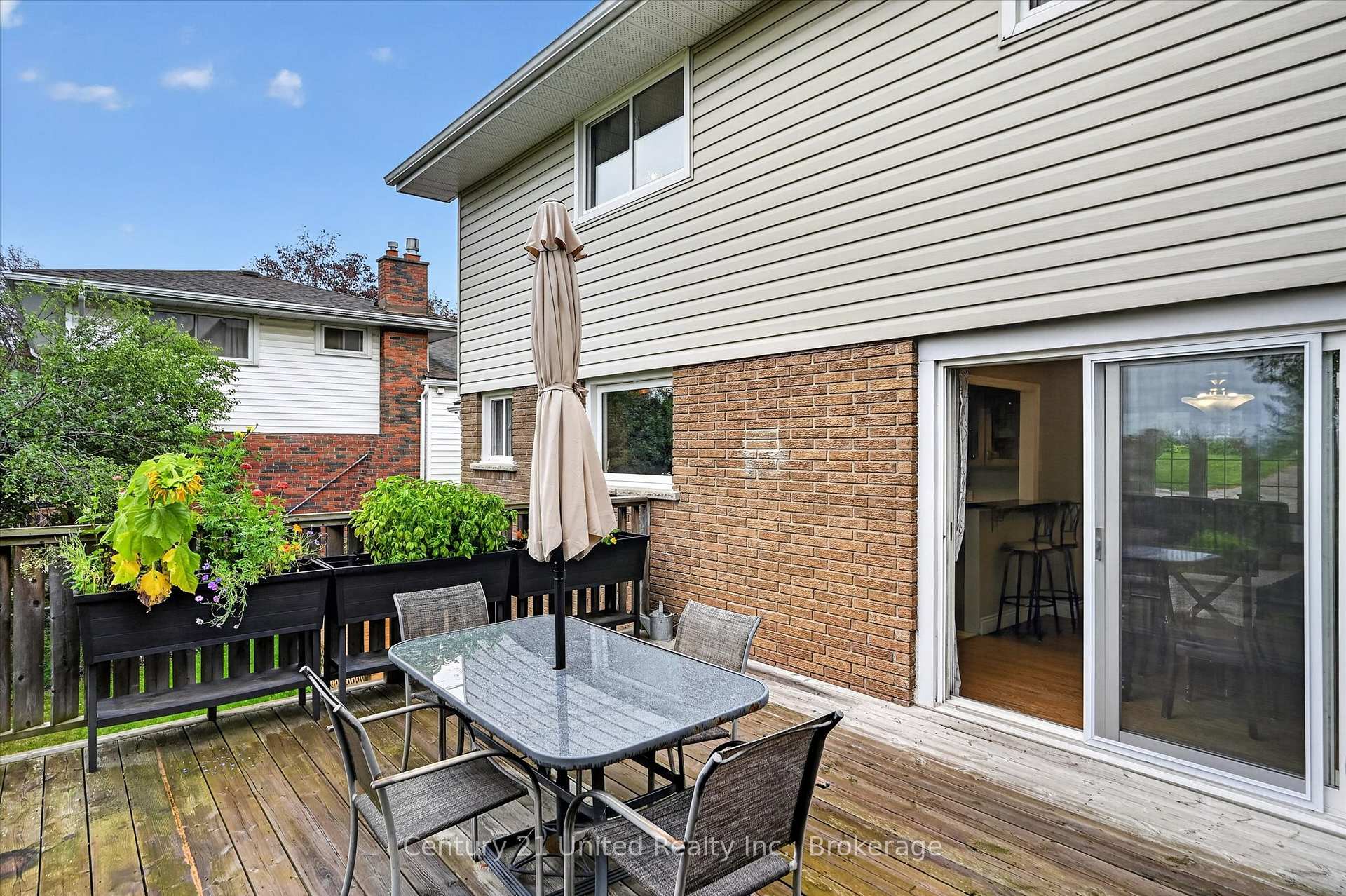 Photo 15 of 537 Montcalm Drive, Peterborough, Northcrest Ward 5 — HOMEH